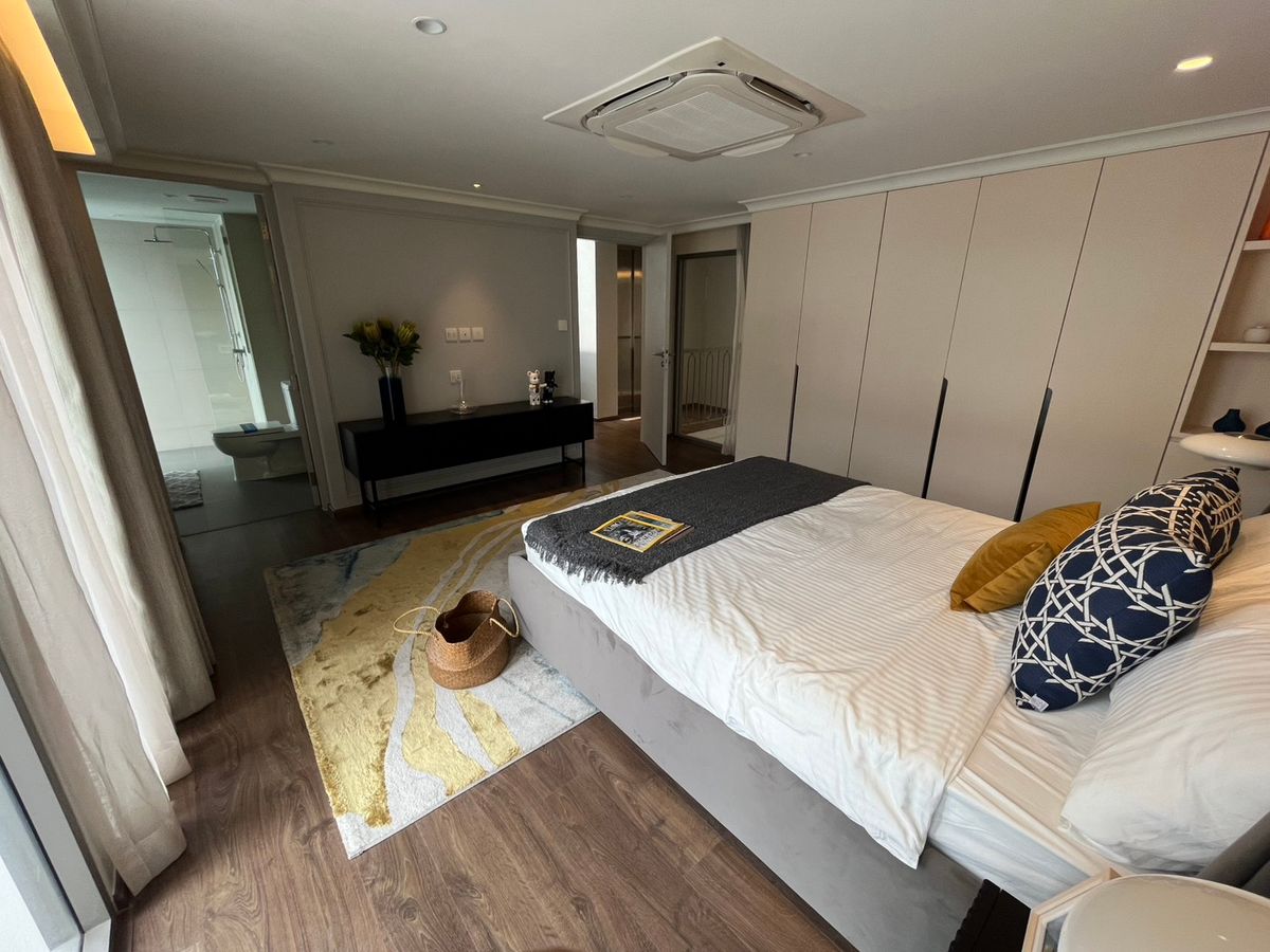 For SaleHome OfficeNawamin, Ramindra : 🏢 Luxurious Home Office for sale, fully furnished, near Central EastVille, the largest house in the project, 51 sq m | 4.5 floors | has a private elevator | Front of the house faces north. Usable area 479.91 sq m | Move in immediately, only 38 million bah