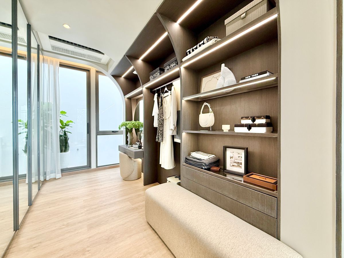 ขายบ้านพระราม 9 เพชรบุรีตัดใหม่ RCA : ขายบ้านตัวอย่างสุดหรู CANVAS RAMA 9 – แบบ Atelier บ้านเดี่ยว 3 ชั้น พร้อมลิฟต์ส่วนตัว หลังเดียวในโครงการที่มี “สระว่ายน้ำส่วนตัว” และ “ที่ดินใหญ่ที่สุด”