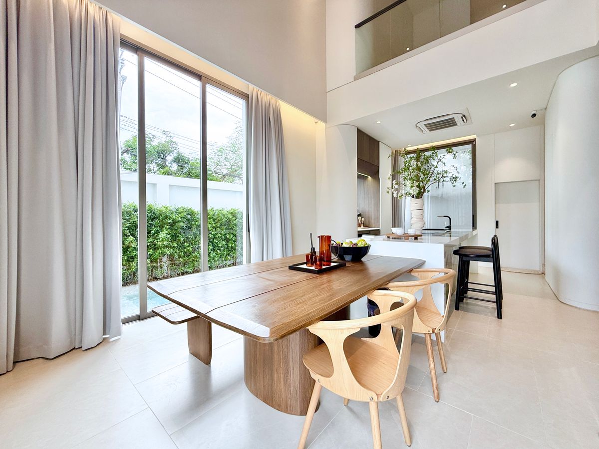 ขายบ้านพระราม 9 เพชรบุรีตัดใหม่ RCA : ขายบ้านตัวอย่างสุดหรู CANVAS RAMA 9 – แบบ Atelier บ้านเดี่ยว 3 ชั้น พร้อมลิฟต์ส่วนตัว หลังเดียวในโครงการที่มี “สระว่ายน้ำส่วนตัว” และ “ที่ดินใหญ่ที่สุด”