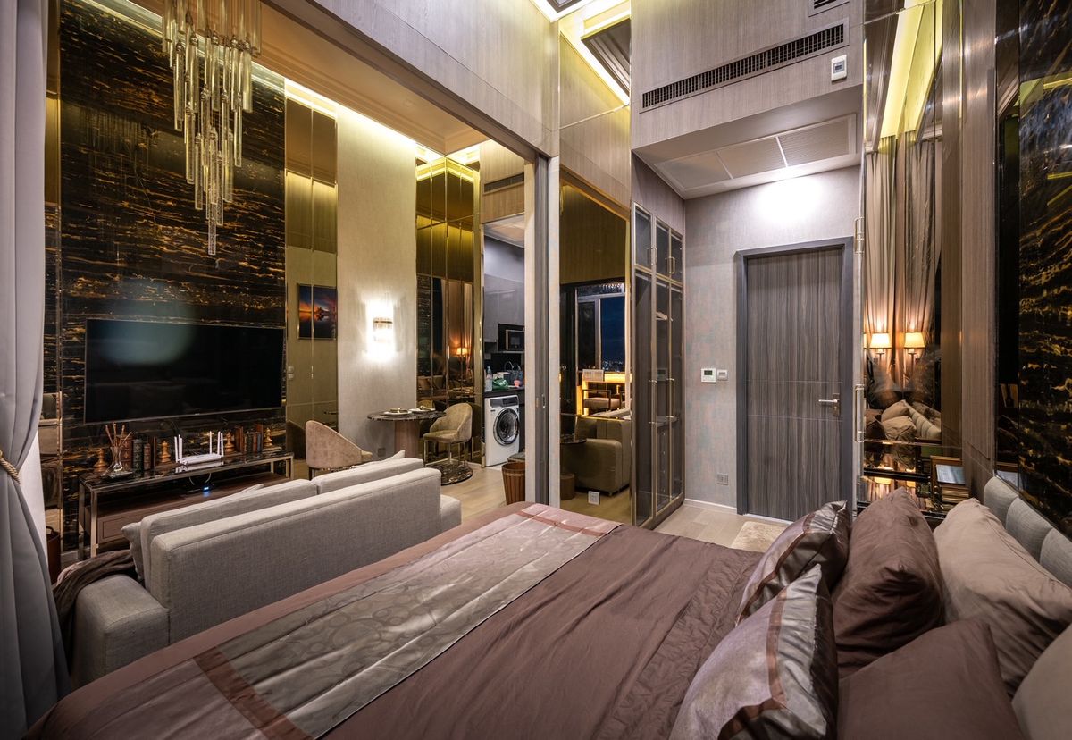 ให้เช่าคอนโดสุขุมวิท อโศก ทองหล่อ : 🏙 Ashton Asoke ชั้น 50 | เพดานสูง 4 ม. | วิวพาโนรามาใจกลางอโศก ห้องแต่งหรู Modern Luxury พร้อมเข้าอยู่ เพียง 45,000 บ./เดือน (ฟีฟ่า) 087-808-3690