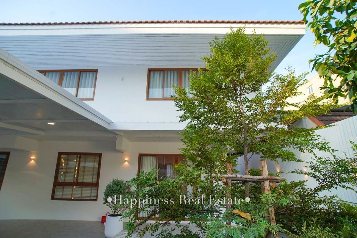 For SaleHouseLadprao101, Happy Land, The Mall Bang Kapi : ✨🏡 Minimal Homey house, city location #Lat Phrao, near BTS that you must fall in love with 🎉