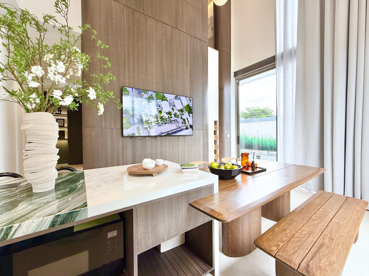 ขายบ้านพระราม 9 เพชรบุรีตัดใหม่ RCA : ขายบ้านตัวอย่างสุดหรู CANVAS RAMA 9 – แบบ Atelier บ้านเดี่ยว 3 ชั้น พร้อมลิฟต์ส่วนตัว หลังเดียวในโครงการที่มี “สระว่ายน้ำส่วนตัว” และ “ที่ดินใหญ่ที่สุด”