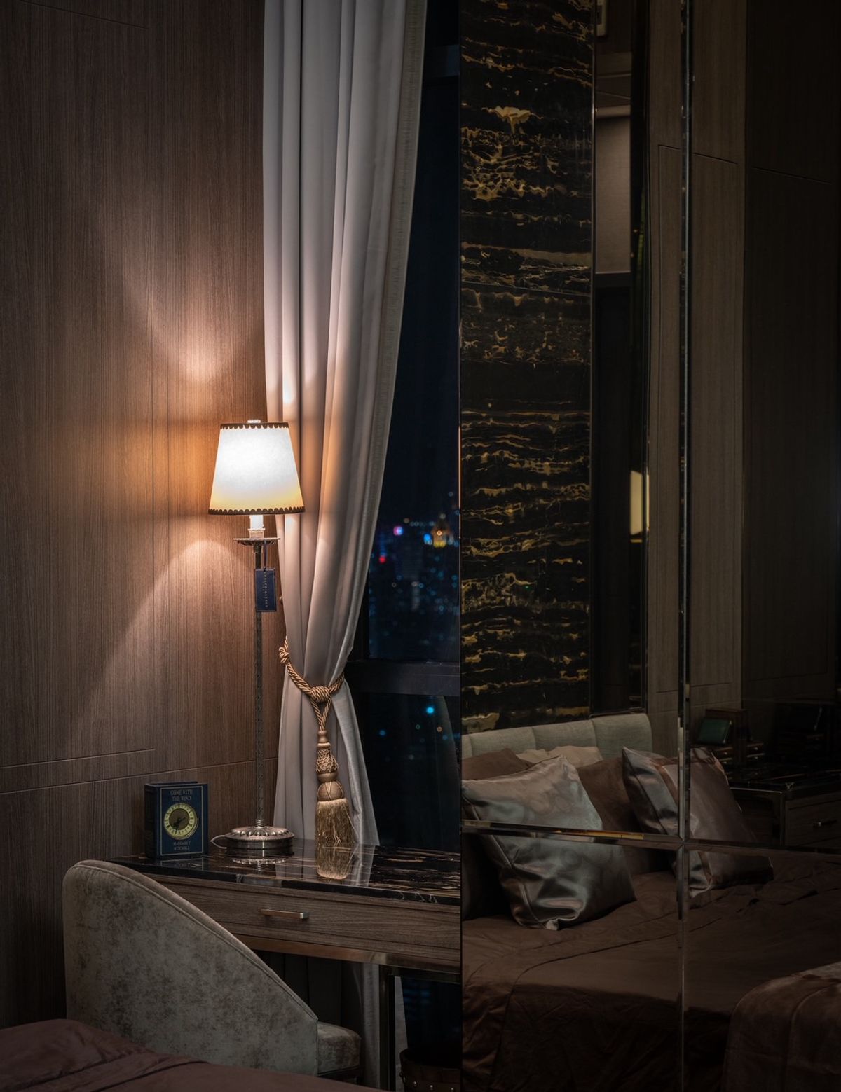 ให้เช่าคอนโดสุขุมวิท อโศก ทองหล่อ : 🏙 Ashton Asoke ชั้น 50 | เพดานสูง 4 ม. | วิวพาโนรามาใจกลางอโศก ห้องแต่งหรู Modern Luxury พร้อมเข้าอยู่ เพียง 45,000 บ./เดือน (ฟีฟ่า) 087-808-3690