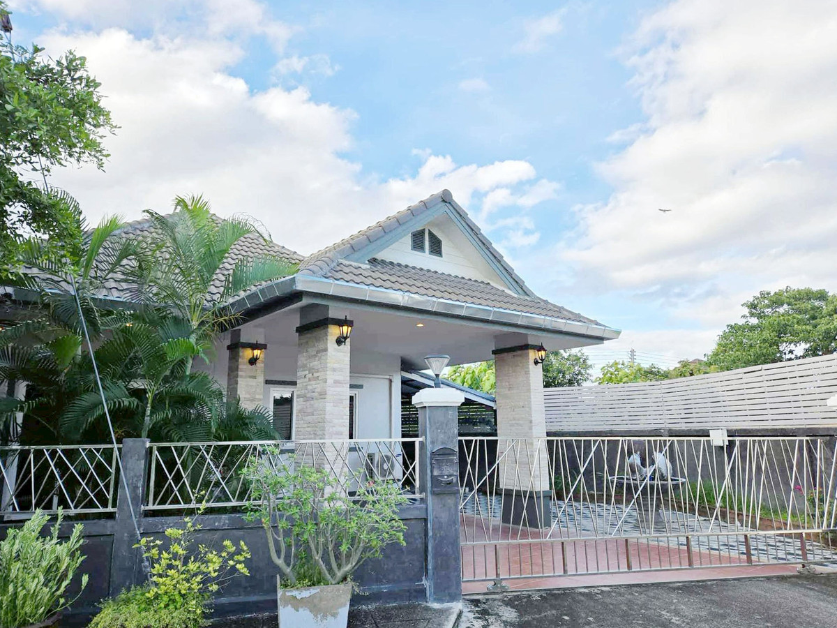 ให้เช่าบ้านเชียงใหม่ : บ้านพร้อมสระว่ายน้ำส่วนตัว ให้เช่าเดือนละ 26,000 บาท ใกล้บิ๊กซีแม่เหียะเพียง 10 นาที No.9P003