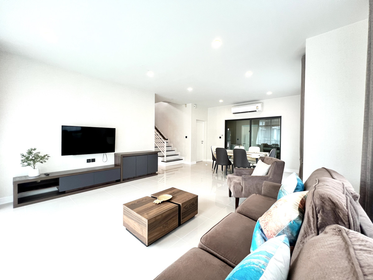 ให้เช่าบ้านพัฒนาการ ศรีนครินทร์ : ให้เช่า เศรษฐสิริ กรุงเทพกรีฑา ใกล้ Brighton Collage 4 ห้องนอน Fully furnished