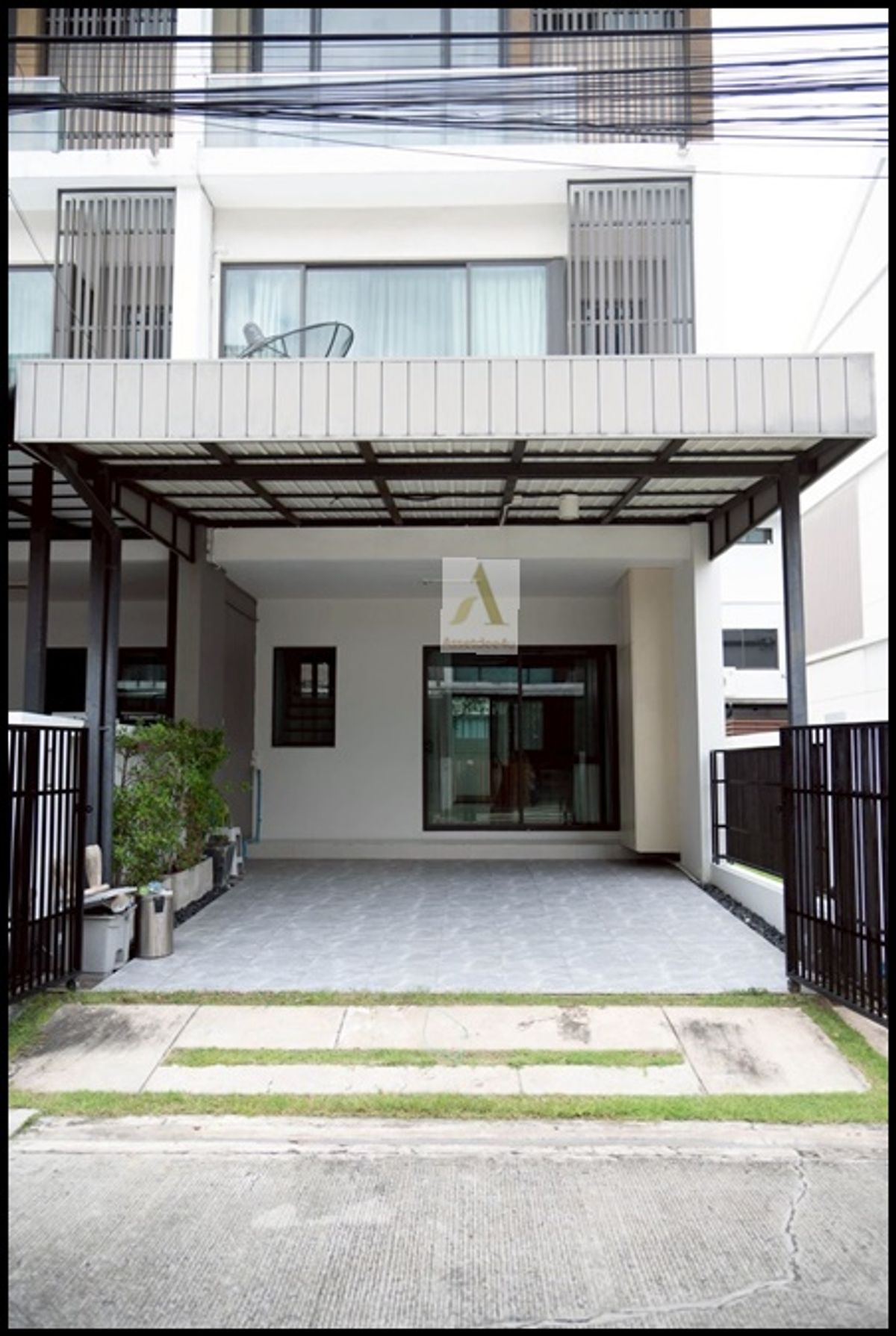 ให้เช่าทาวน์โฮมนวมินทร์ รามอินทรา : ทาวน์โฮมวัชรพล ทาวน์โฮมรามอินทรา AT629 ให้เช่าทาวน์โฮม 3 ชั้น หลังมุม เดอะเทอเรส รามอินทรา65 จดทะเบียนบริษัทได้ ใกล้รถไฟฟ้าสถานีวัชรพล