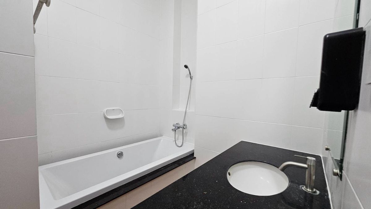 ขายทาวน์โฮมเลียบทางด่วนรามอินทรา : ขาย พรีเมี่ยม ทาวน์โฮม 3.5 ชั้น โครงการ เดอะ ฮาบิแทท ศรีวรา (ลาดพร้าว 94) ติดกับ หมู่บ้าน ทาวน์อินทาวน์ และโรงเรียนนานาชาติ