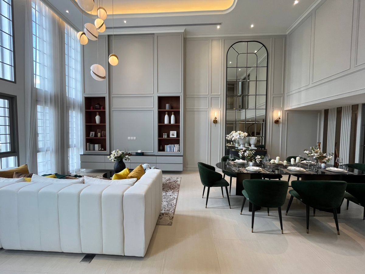 For SaleHome OfficeNawamin, Ramindra : 🏢 Luxurious Home Office for sale, fully furnished, near Central EastVille, the largest house in the project, 51 sq m | 4.5 floors | has a private elevator | Front of the house faces north. Usable area 479.91 sq m | Move in immediately, only 38 million bah