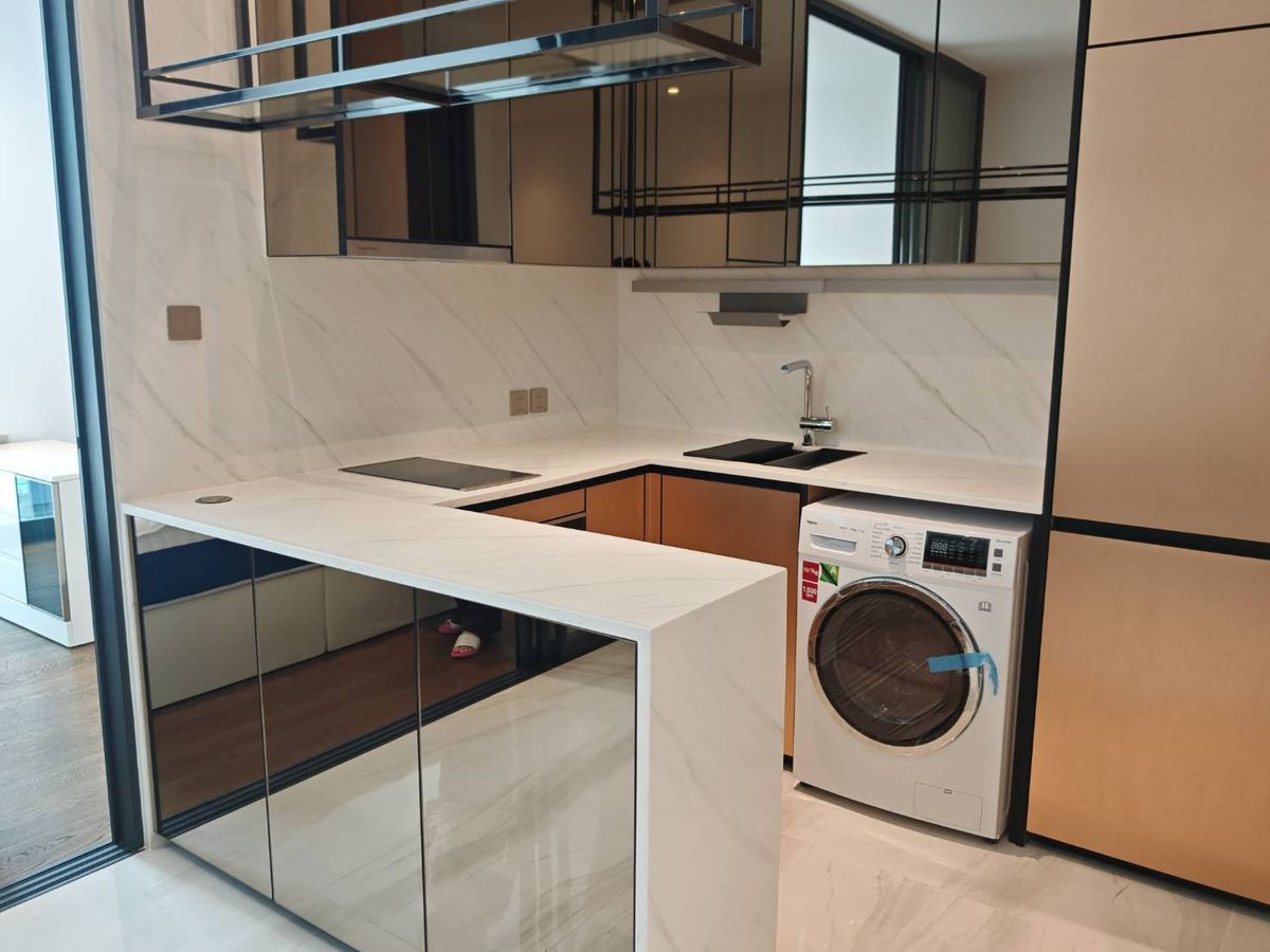 For RentCondoSathorn, Narathiwat : Supalai Icon Sathorn【𝐑𝐄𝐍𝐓】🔥Exquisite design with a luxurious cream tone adds a touch of high-end serenity.🔥  Contact Line ID: @hacondo