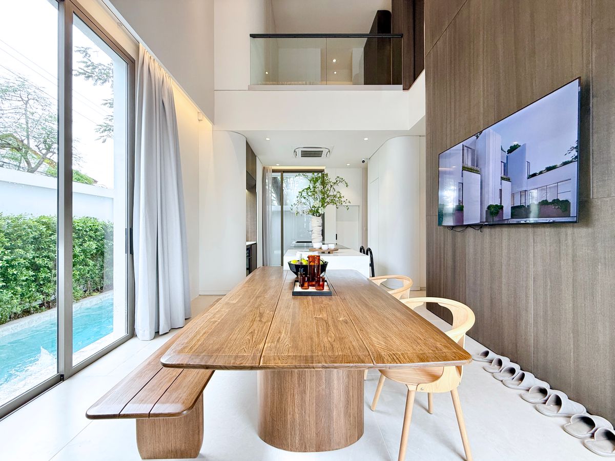 ขายบ้านพระราม 9 เพชรบุรีตัดใหม่ RCA : ขายบ้านตัวอย่างสุดหรู CANVAS RAMA 9 – แบบ Atelier บ้านเดี่ยว 3 ชั้น พร้อมลิฟต์ส่วนตัว หลังเดียวในโครงการที่มี “สระว่ายน้ำส่วนตัว” และ “ที่ดินใหญ่ที่สุด”