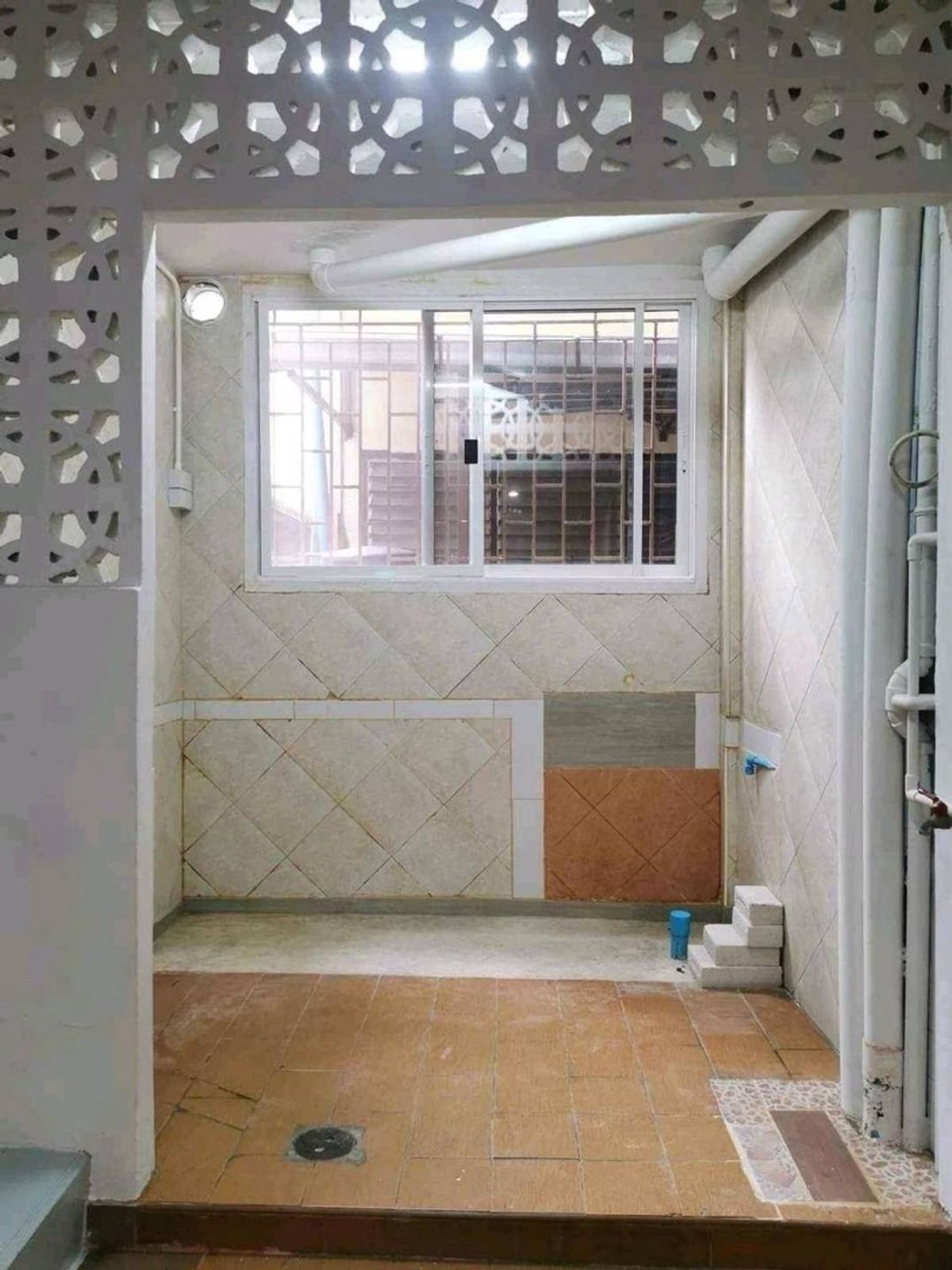 For RentShop HouseOnnut, Udomsuk : Commercial building for rent, Bang Chak zone, near BTS Bang Chak, only 3 minutes.