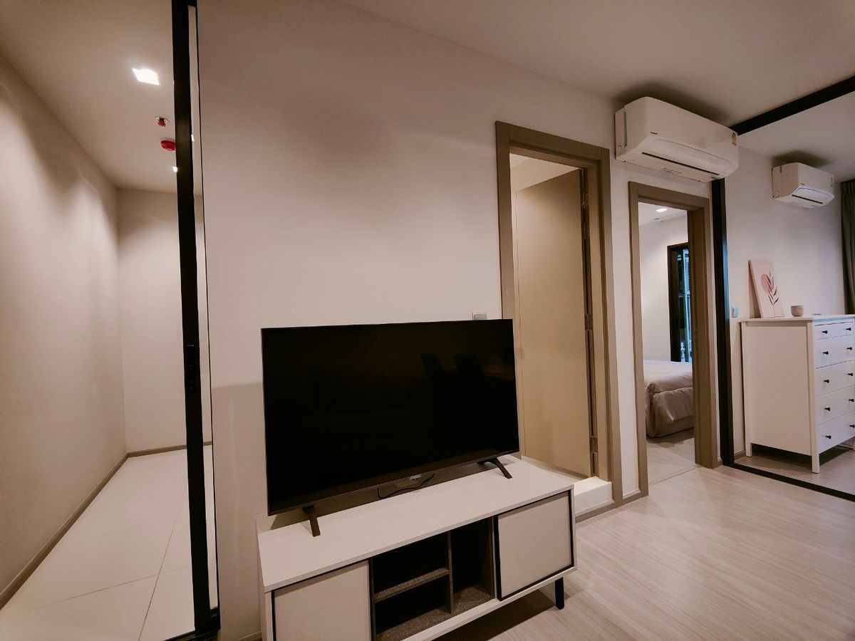 For RentCondoRama9, Petchburi, RCA : Cozy 1+1 bedroom for rent at Life Asoke Rama9 