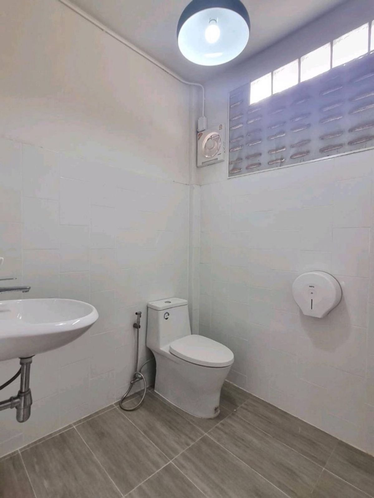 For RentShop HouseOnnut, Udomsuk : Commercial building for rent, Bang Chak zone, near BTS Bang Chak, only 3 minutes.