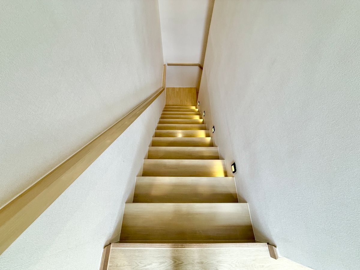 ขายบ้านพระราม 9 เพชรบุรีตัดใหม่ RCA : ขายบ้านตัวอย่างสุดหรู CANVAS RAMA 9 – แบบ Atelier บ้านเดี่ยว 3 ชั้น พร้อมลิฟต์ส่วนตัว หลังเดียวในโครงการที่มี “สระว่ายน้ำส่วนตัว” และ “ที่ดินใหญ่ที่สุด”