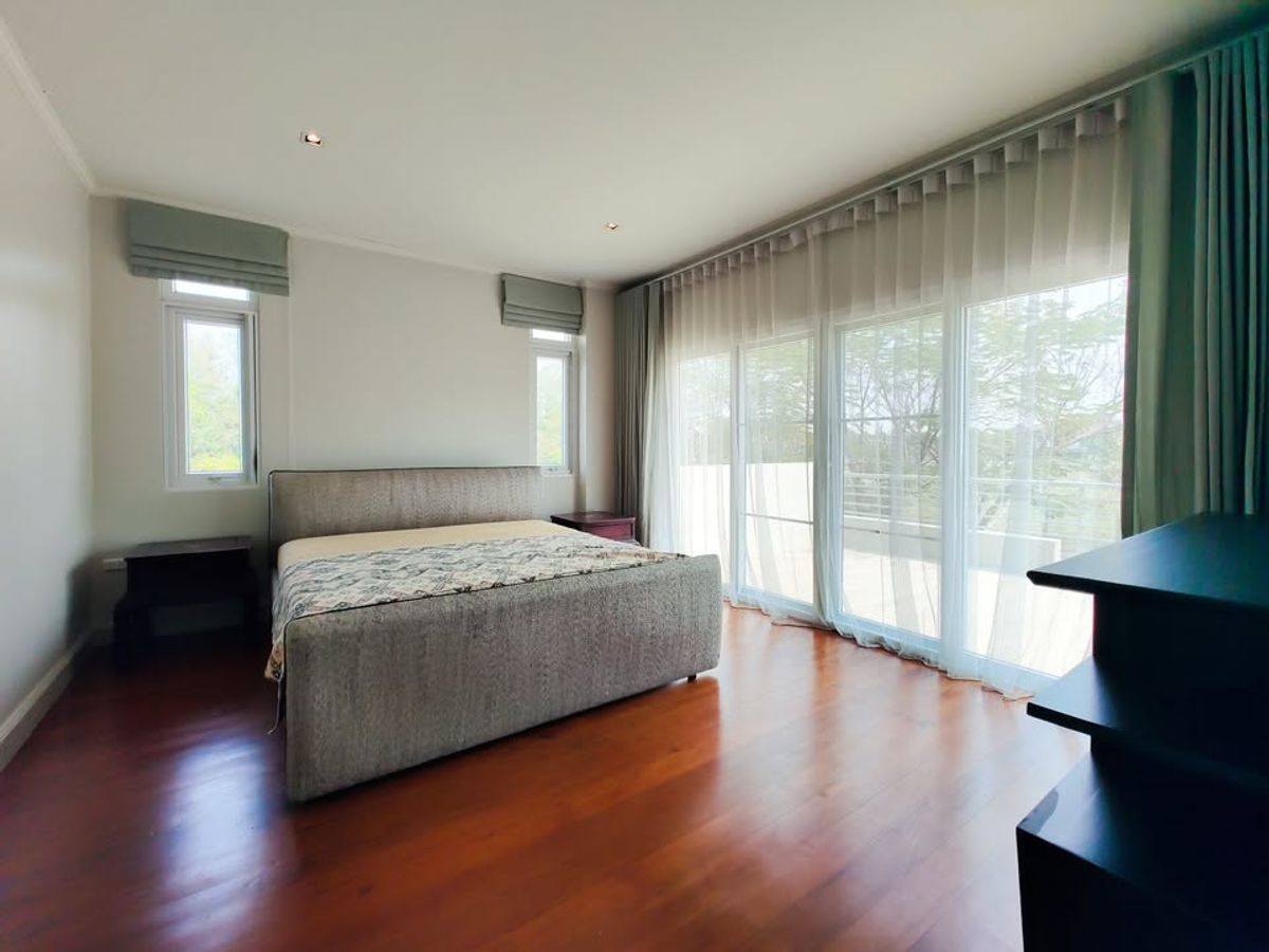 For RentHouseSamut Prakan,Samrong : ✨ Luxury Single House at LAKEWOOD VILLAGE KM 18 – 3 Bedrooms, 4 Bathrooms | Fully Furnished & Move-in Ready | Spacious for Large Families | 2–3 Car Parking | Prime Location Near Bang Phli