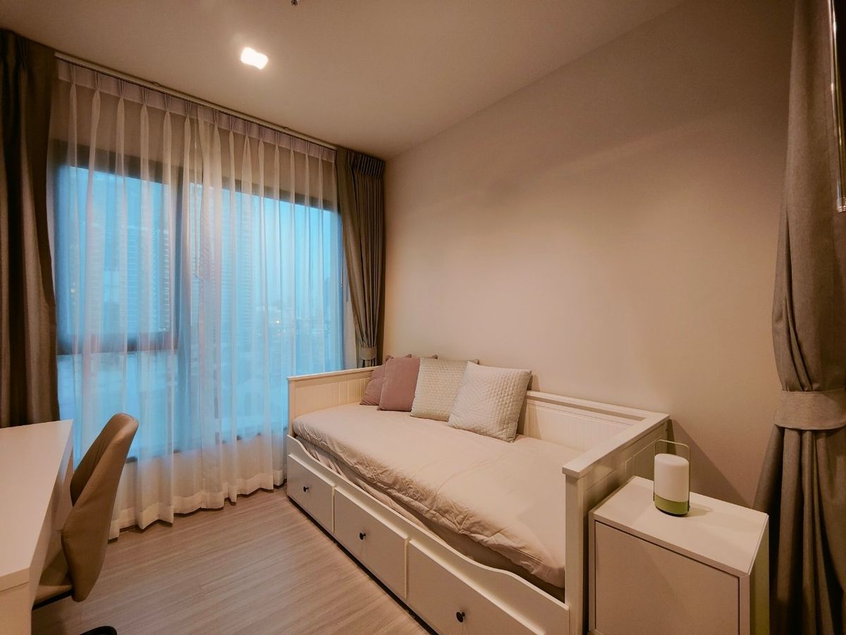 For RentCondoRama9, Petchburi, RCA : Cozy 1+1 bedroom for rent at Life Asoke Rama9 