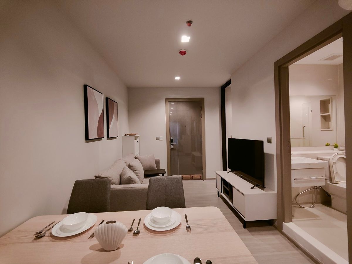 For RentCondoRama9, Petchburi, RCA : Cozy 1+1 bedroom for rent at Life Asoke Rama9 