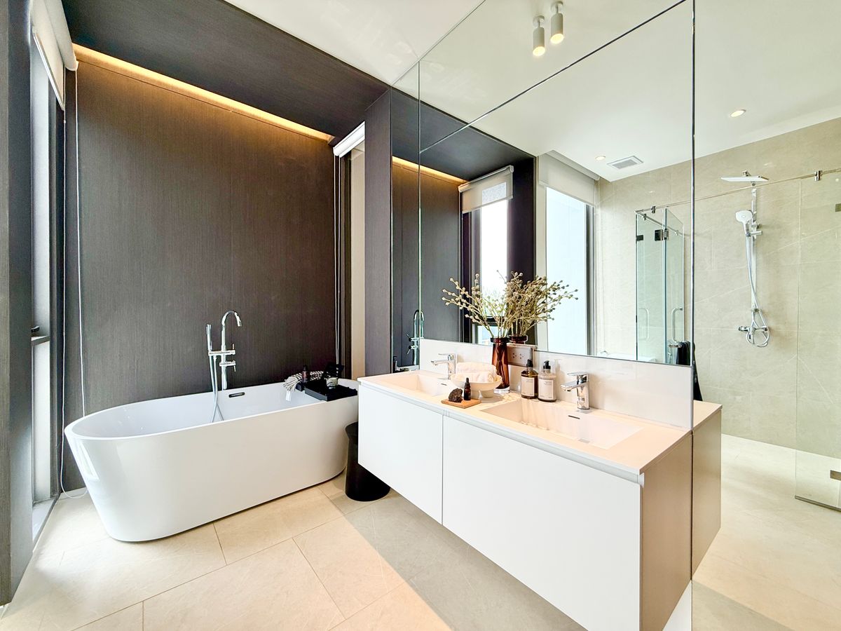 ขายบ้านพระราม 9 เพชรบุรีตัดใหม่ RCA : ขายบ้านตัวอย่างสุดหรู CANVAS RAMA 9 – แบบ Atelier บ้านเดี่ยว 3 ชั้น พร้อมลิฟต์ส่วนตัว หลังเดียวในโครงการที่มี “สระว่ายน้ำส่วนตัว” และ “ที่ดินใหญ่ที่สุด”