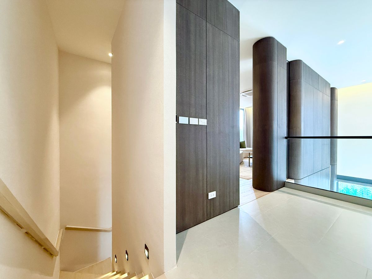 ขายบ้านพระราม 9 เพชรบุรีตัดใหม่ RCA : ขายบ้านตัวอย่างสุดหรู CANVAS RAMA 9 – แบบ Atelier บ้านเดี่ยว 3 ชั้น พร้อมลิฟต์ส่วนตัว หลังเดียวในโครงการที่มี “สระว่ายน้ำส่วนตัว” และ “ที่ดินใหญ่ที่สุด”