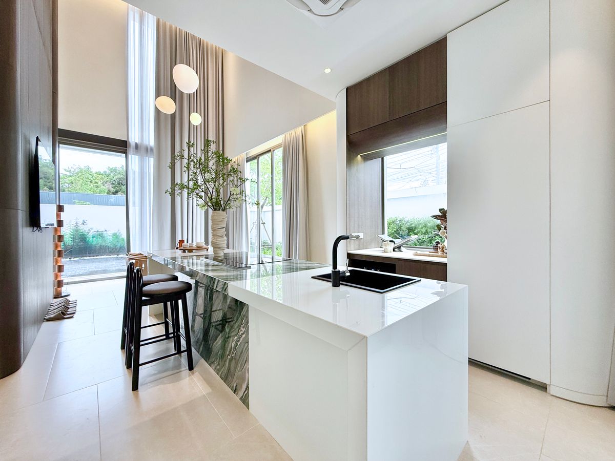 ขายบ้านพระราม 9 เพชรบุรีตัดใหม่ RCA : ขายบ้านตัวอย่างสุดหรู CANVAS RAMA 9 – แบบ Atelier บ้านเดี่ยว 3 ชั้น พร้อมลิฟต์ส่วนตัว หลังเดียวในโครงการที่มี “สระว่ายน้ำส่วนตัว” และ “ที่ดินใหญ่ที่สุด”