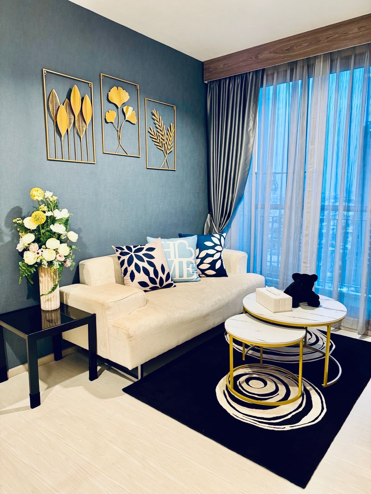 CondoSukhumvit, Asoke, Thonglor : Newly renovated room, beautiful, 1 large bedroom, 45 sq m, next to BTS Ekkamai & Gateway Mall is very convenient.