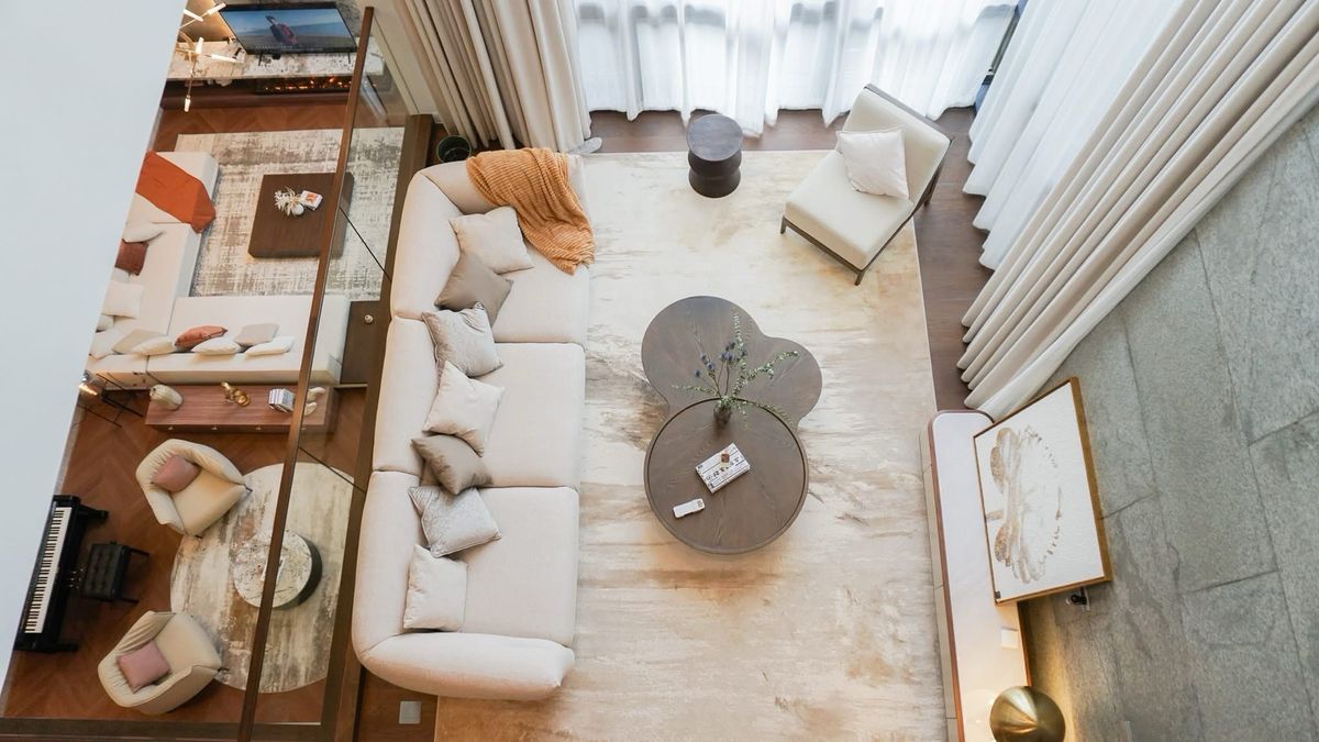 บ้านพัฒนาการ ศรีนครินทร์ : 📢 บ้านหรู 3 ชั้น ในโครงการ Bugaan Krungthep Kreetha พร้อมระบบรักษาความปลอดภัยระดับสูง เฟอร์นิเจอร์ครบ พร้อมลิฟต์ส่วนตัว เดินทางสะดวกได้หลายเส้นทาง ใกล้ห้างสรรพสินค้า โรงเรียนอินเตอร์ และโรงพยาบาลชั้นนำ