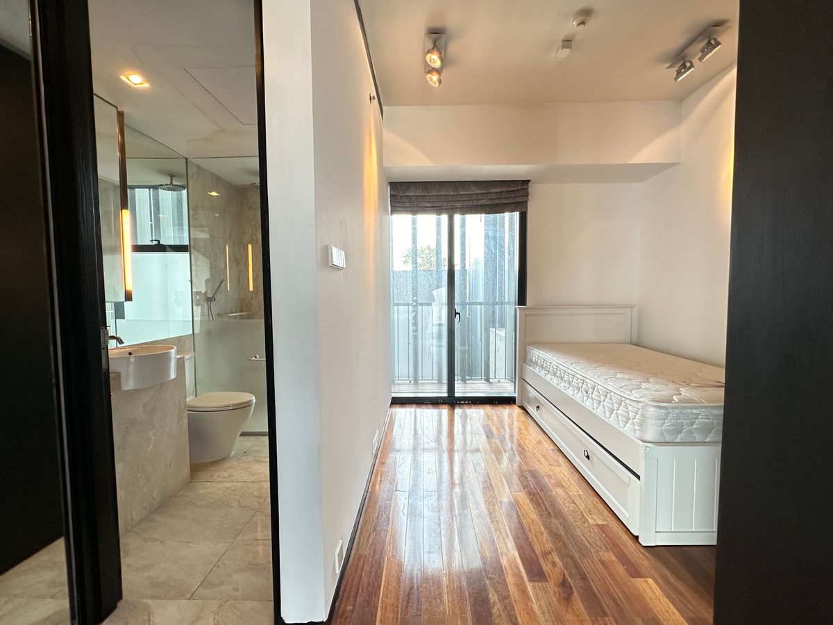 For SaleCondoSathorn, Narathiwat : Elegant Duplex Residence with River View & Private Lift at The Met Sathorn