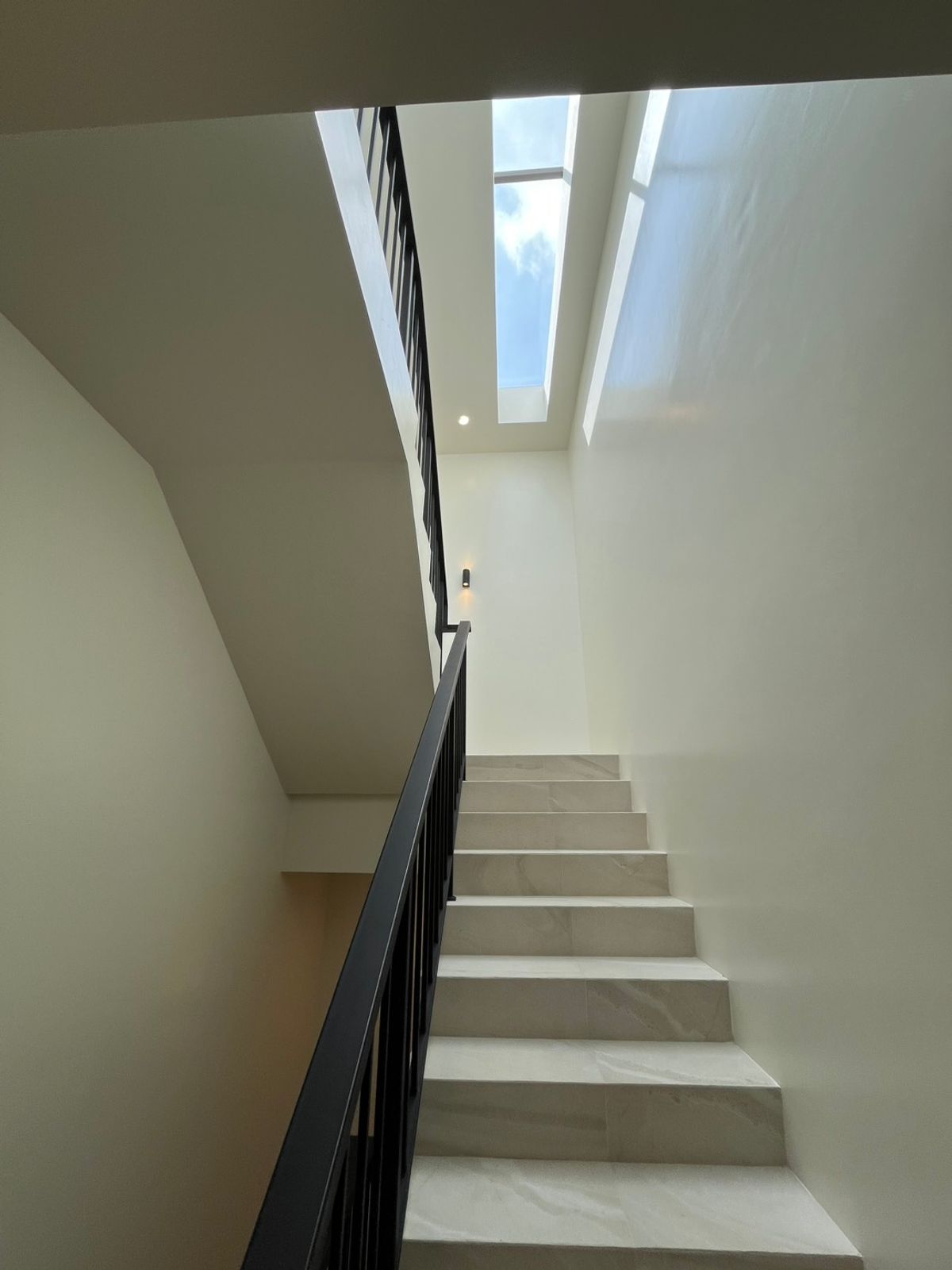 For SaleHome OfficeNawamin, Ramindra : RISE 46 Home Office Watcharapol-Sukapiban 5, luxury home office, 3.5 floors with private elevator, last 2 units left! Plot 5 | Land 41.28 sq m. | Usable area 407 sq m | Price only 15,000,000 baht (negotiable before closing the project) Peeraphong FIFA 087