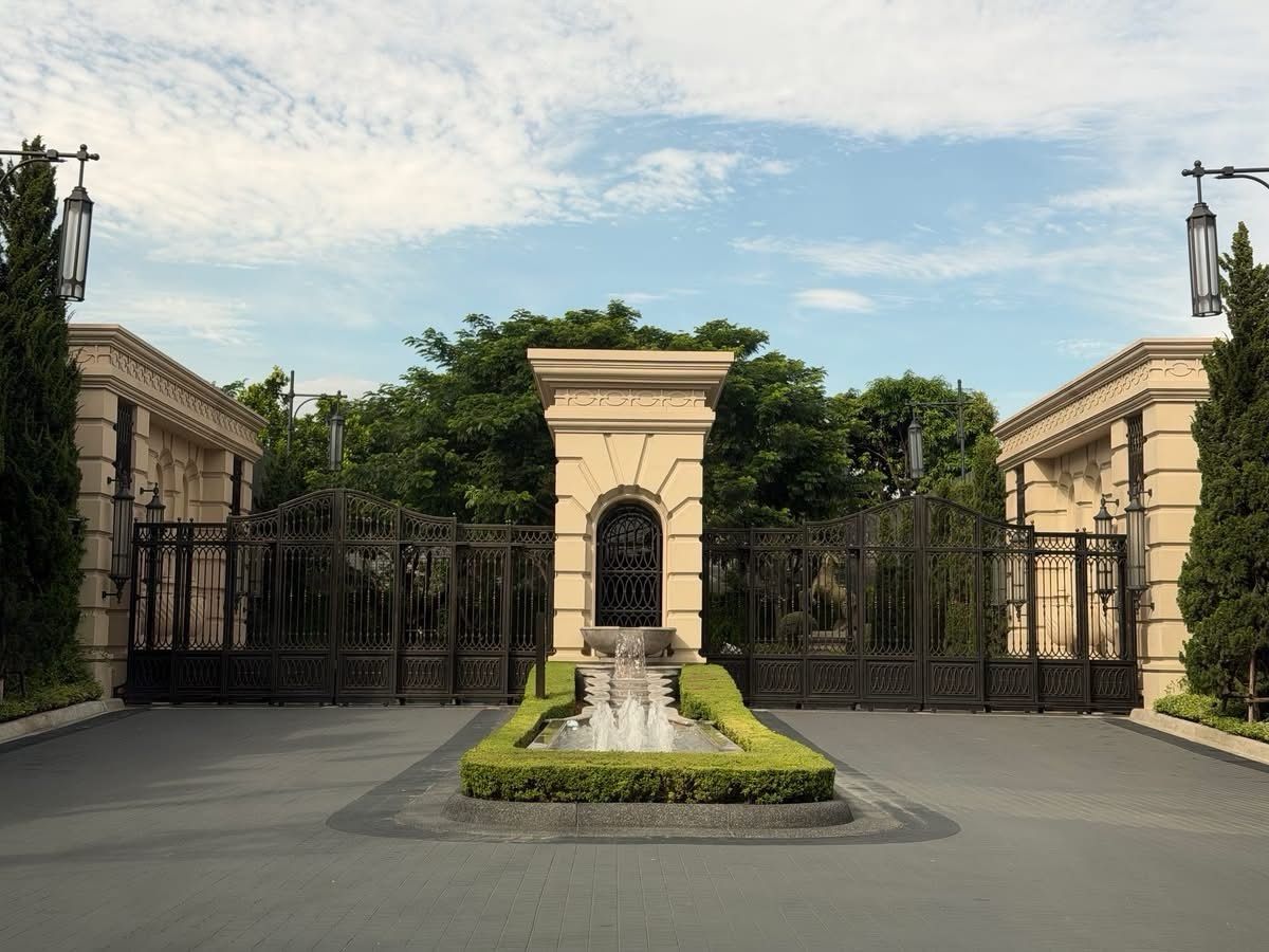 ขายบ้านบางนา แบริ่ง ลาซาล : ขาย Rare Unit! ใกล้คลับเฮ้าส์ — ในซอยมีเพียง 4 หลังเท่านั้น!�🔥 ราคานี้และทำเลนี้ ไม่มีอีกแล้วในโครงการ!