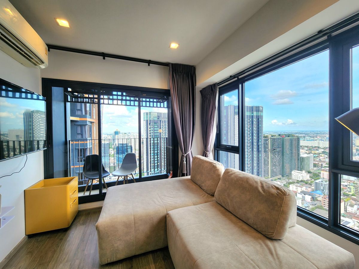 ให้เช่าคอนโดลาดพร้าว เซ็นทรัลลาดพร้าว : สถานะตามภาพปก วิวสวยเหมือนในซีรี่🔥 ให้เช่า! ห้องมุมหนึ่งเดียว ชั้น 40 Life Ladprao Valley ติด BTS ห้าแยกลาดพร้าว 🔥แปลนห้องแบบพิเศษ