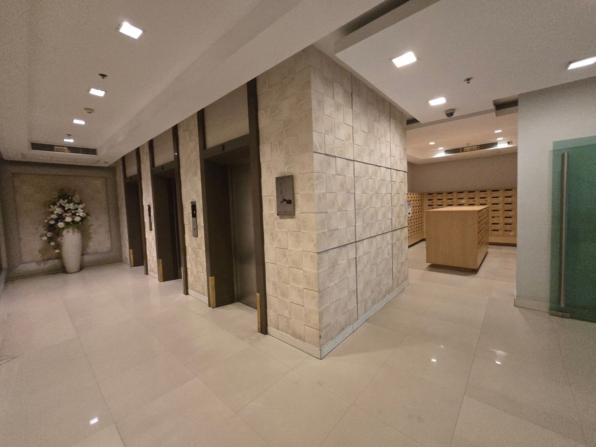 For SaleCondoKasetsart, Ratchayothin : Condo for sale, Centric Scene Ratchavipha, 6th floor, newly decorated, corner room, open view, ready to move in.