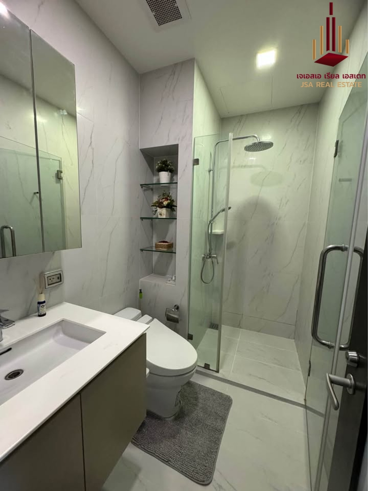 For RentCondoRama9, Petchburi, RCA : ✨ For Rent: Chewathai Residence Asoke Condo ✨ 💰 Only 25,000 thb/month