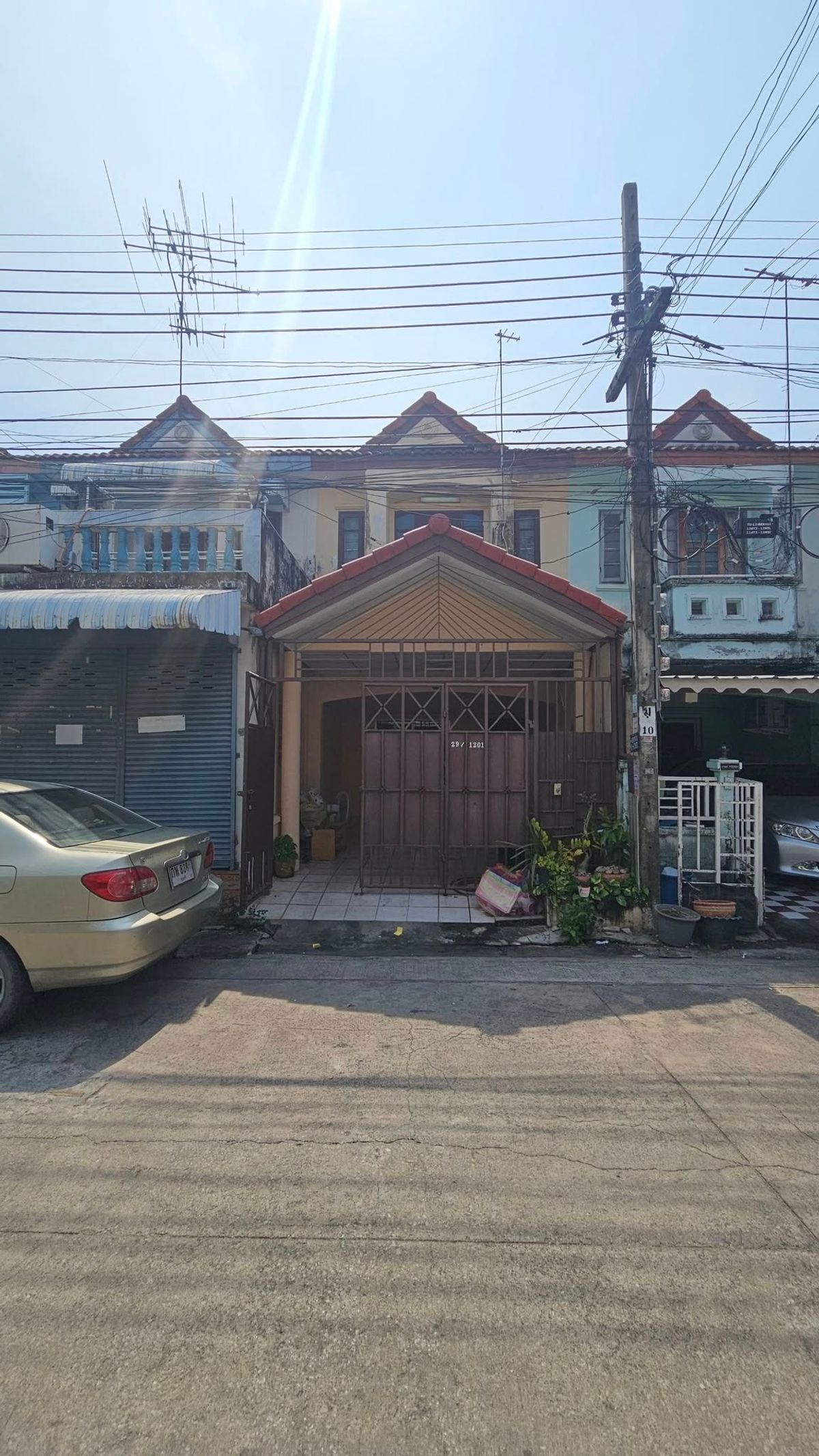For SaleTownhomeNawamin, Ramindra : ES25061 Type: 2 bedrooms, 2 bathrooms, usable area: 16 sq m.💰 Selling price 1.25 million baht only!!