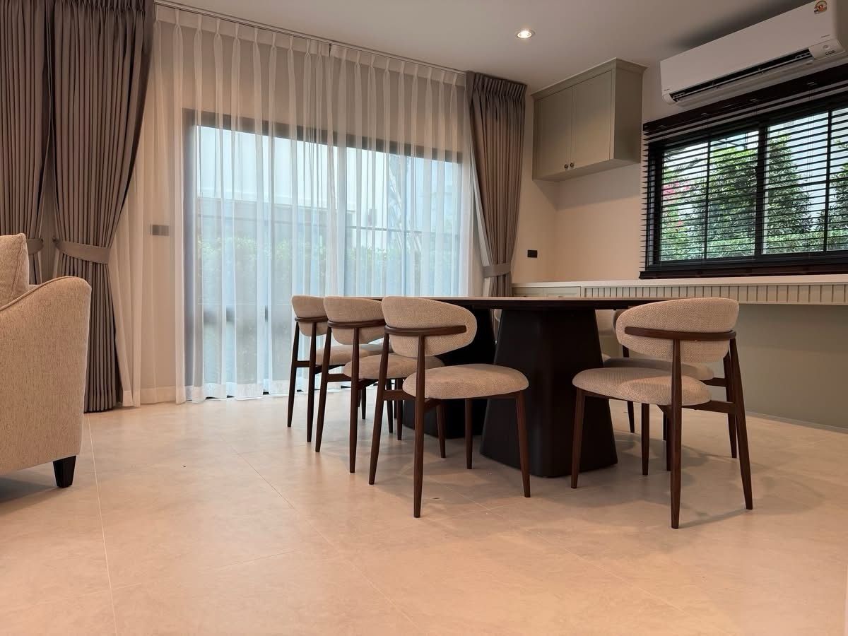 For RentHouseBangna, Bearing, Lasalle : #For rent 🚨 Rare Unit! Near the clubhouse - There are only 4 houses in the alley, premium decorations, ready to move in.