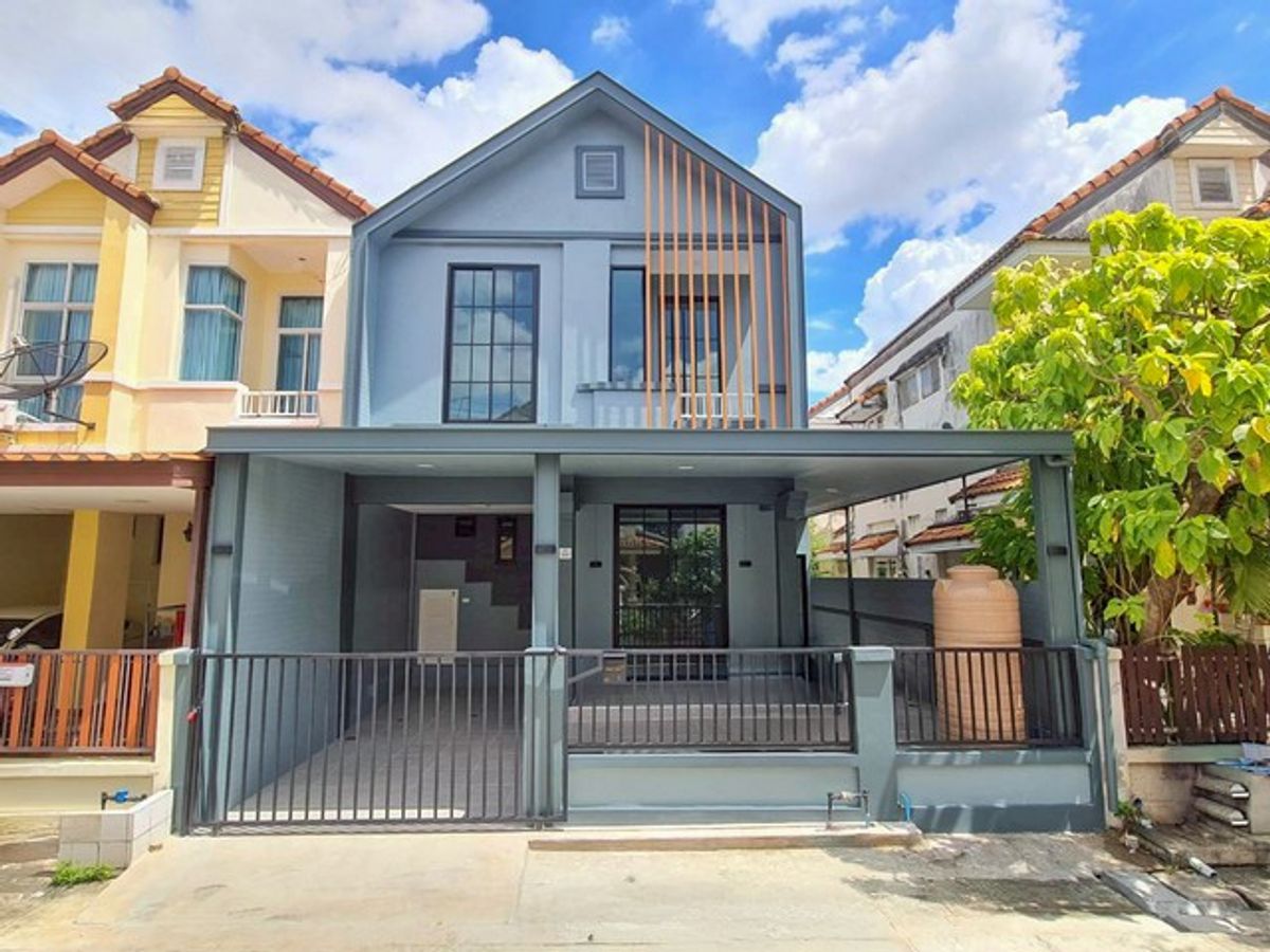 For SaleHousePathum Thani,Rangsit, Thammasat : Newly renovated house, Wararak Rangsit, Khlong 3, ready to move in.