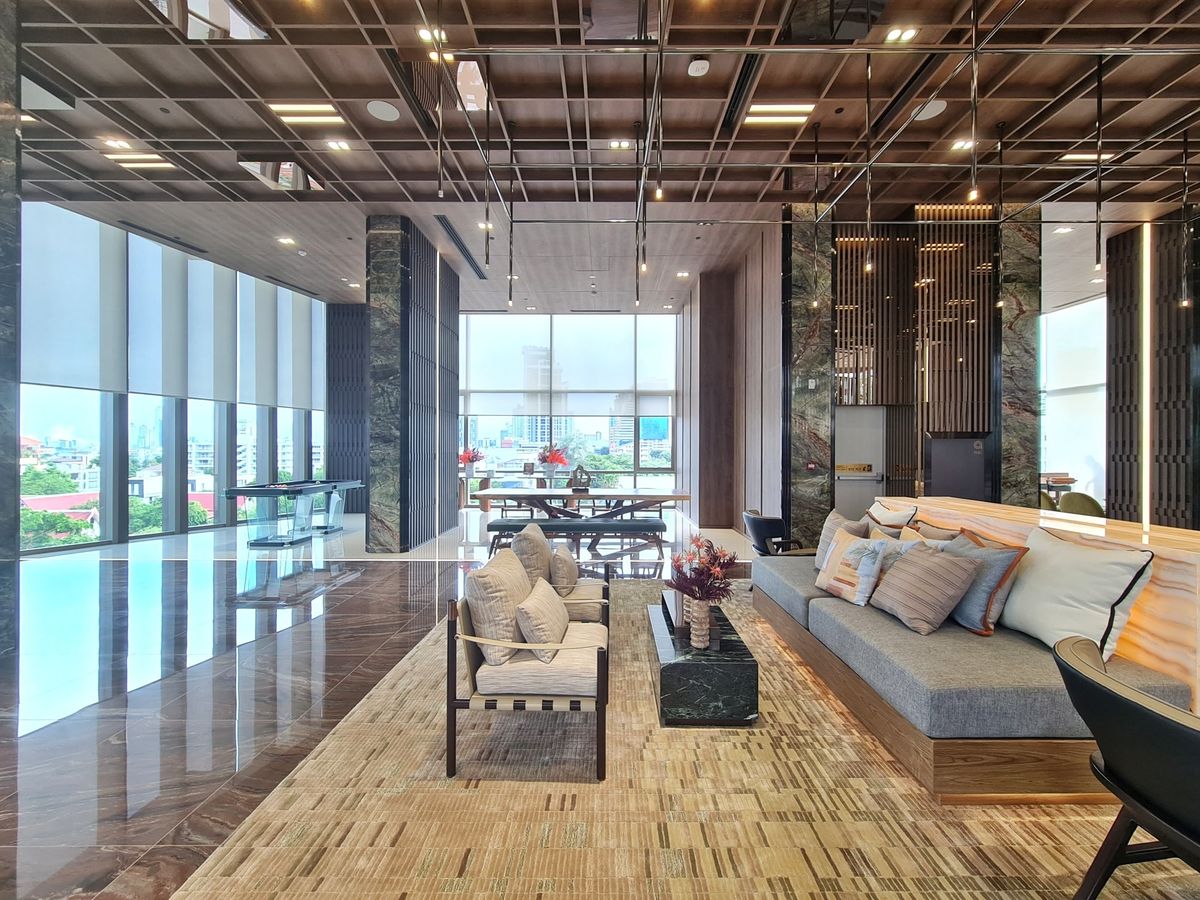 For SaleCondoSukhumvit, Asoke, Thonglor : Rhythm Ekkamai Estate, luxury condo near BTS Ekkamai.