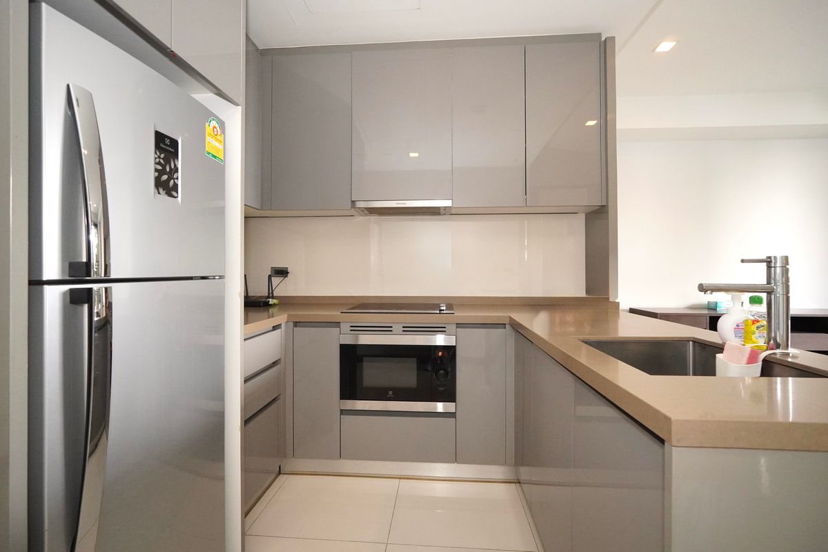 ให้เช่าคอนโดสีลม ศาลาแดง บางรัก : 🐶 เลี้ยงสัตว์ได้ ระเบียงใหญ่กว่า 70ตร.ม‼️. M Silom 350ม.จาก BTS ช่องนนทรี 