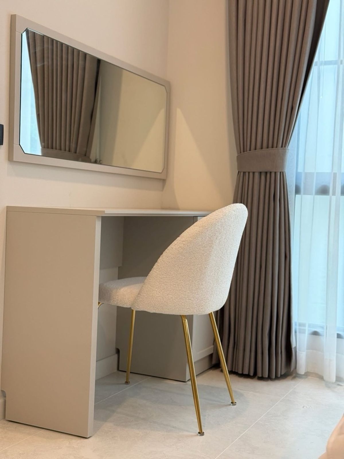 For RentHouseBangna, Bearing, Lasalle : #For rent 🚨 Rare Unit! Near the clubhouse - There are only 4 houses in the alley, premium decorations, ready to move in.