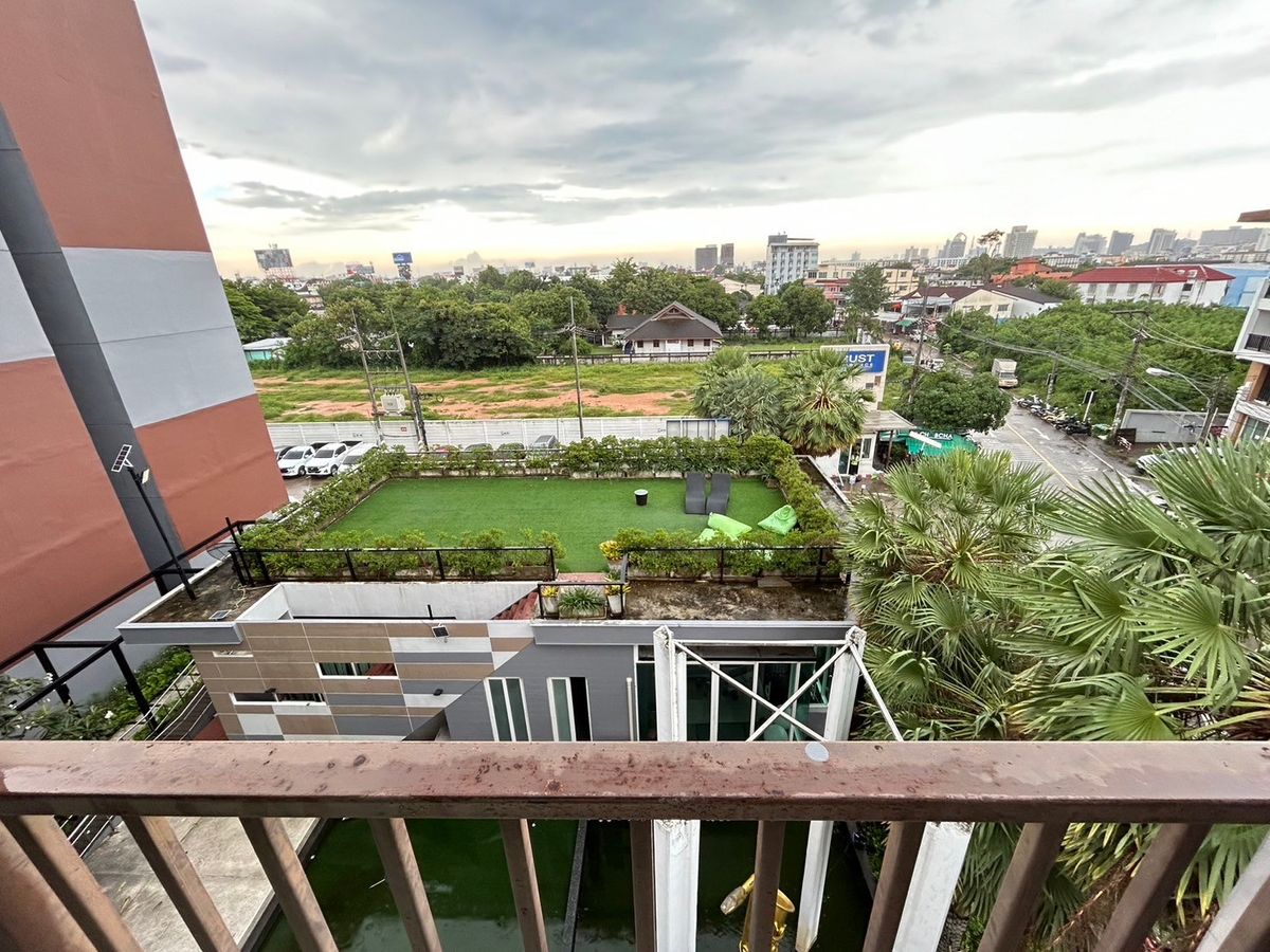 For SaleCondoPattaya, Bangsaen, Chonburi : For sale condo The Trust residence central pattaya 29.81 Sq.m sale with tenant (S03-2148) 