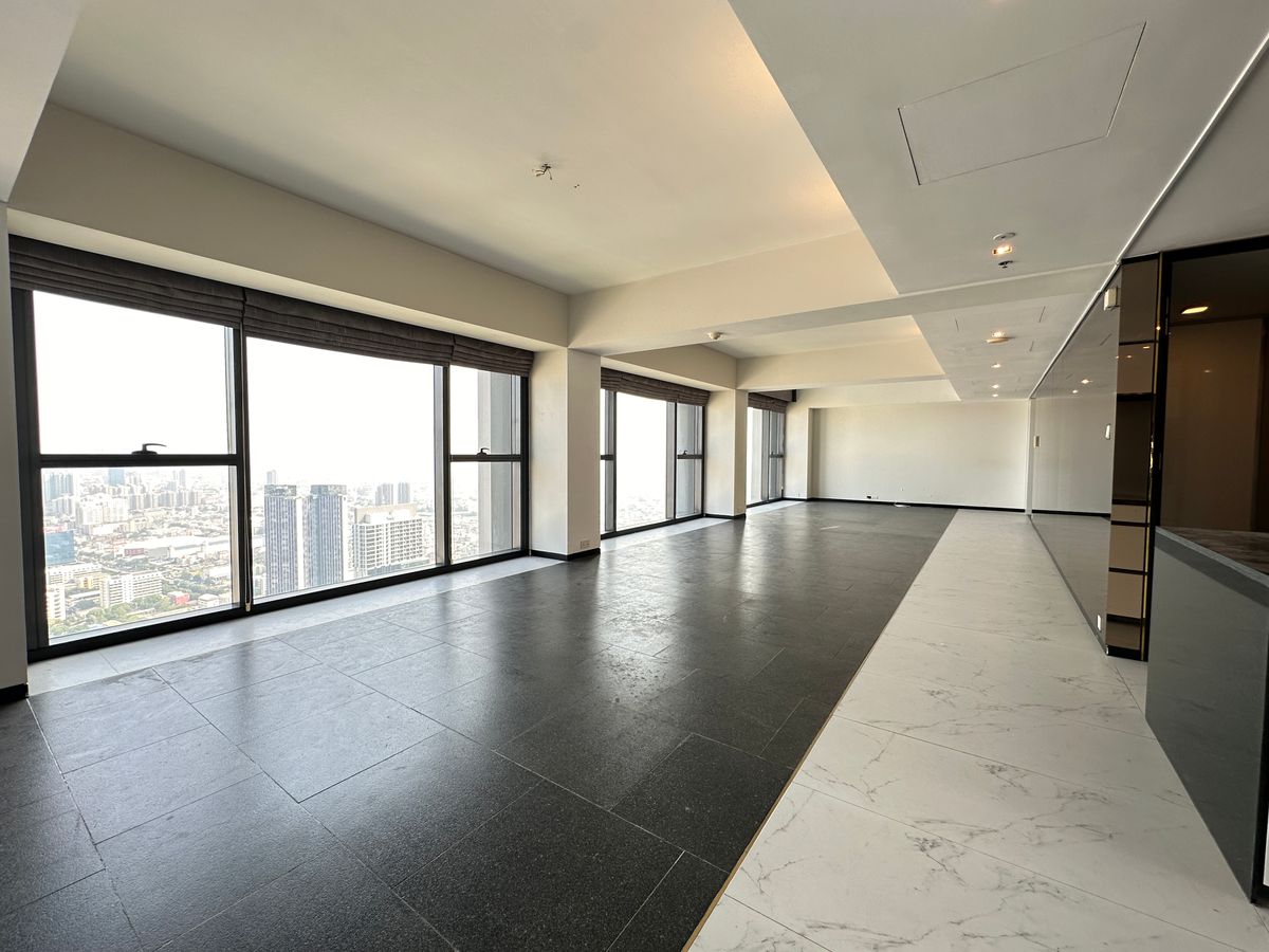 For SaleCondoSathorn, Narathiwat : Elegant Duplex Residence with River View & Private Lift at The Met Sathorn