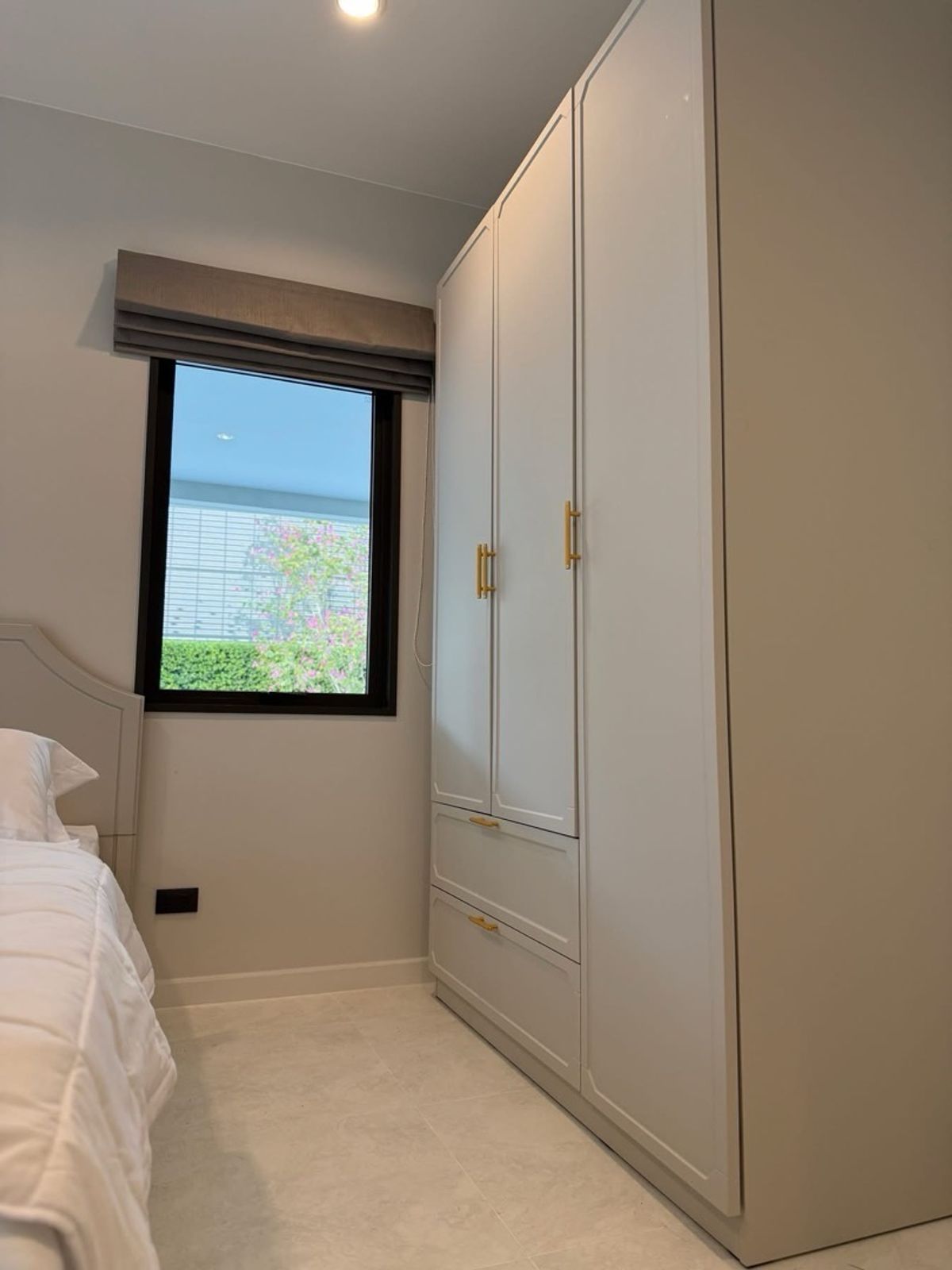 For RentHouseBangna, Bearing, Lasalle : #For rent 🚨 Rare Unit! Near the clubhouse - There are only 4 houses in the alley, premium decorations, ready to move in.