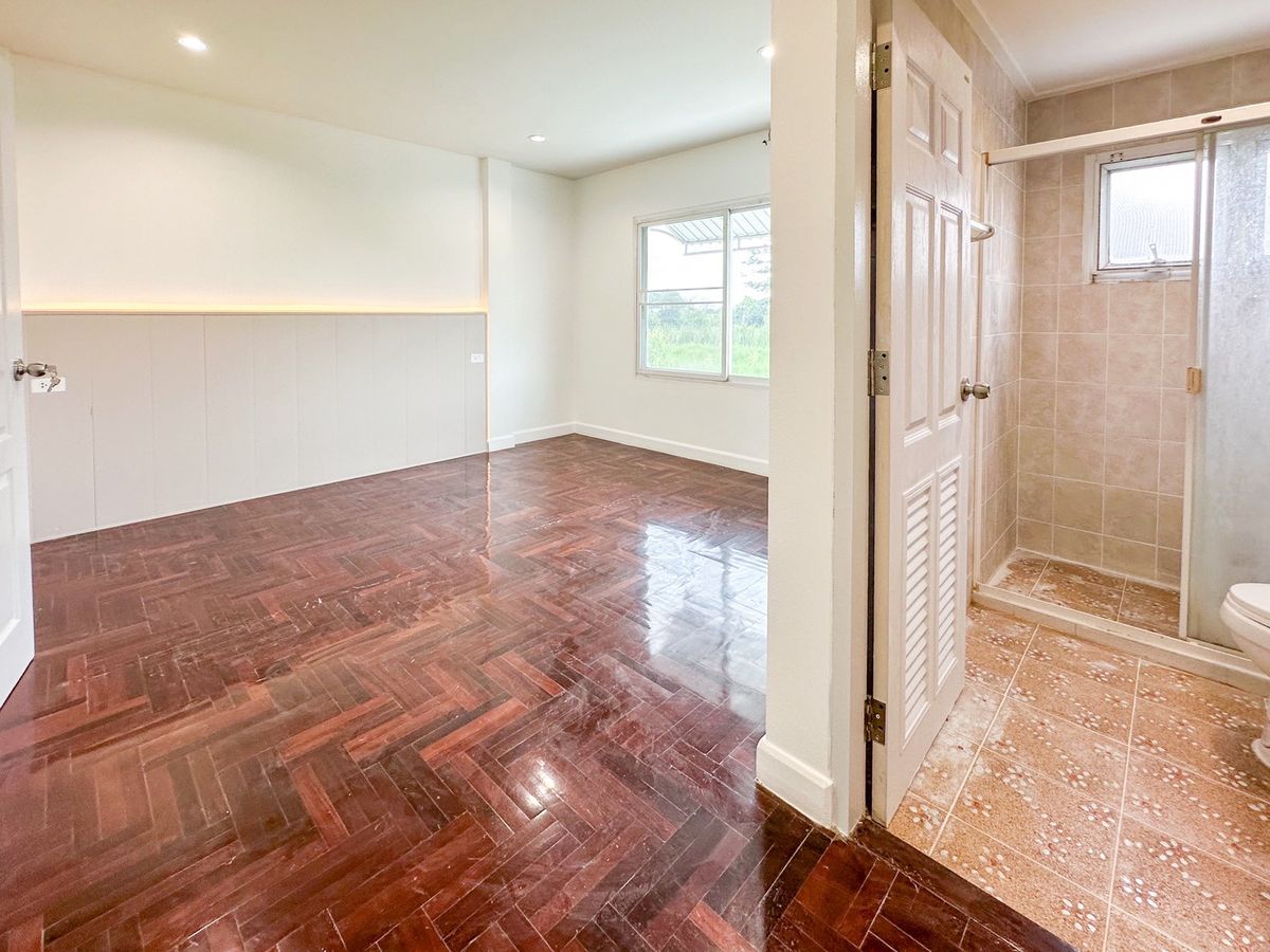 ขายทาวน์โฮมพัฒนาการ ศรีนครินทร์ : 🔥 HOT DEAL! ทาวน์โฮม 3 ชั้น “เดอะสยาม“ เฉลิมพระเกียรติ ร.9 ซ.38 ฟังก์ชันครบ คุ้มยิ่งกว่าเช่า! ✨