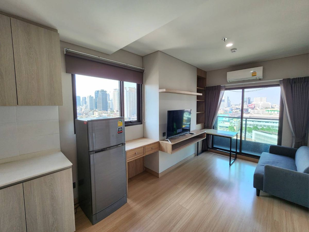 For RentCondoRatchathewi,Phayathai : ** Theres room available. New corner room, north side (small window to the west)**For rent LUMPINI SUITES Din Daeng - Ratchaprarop** This price has a washing machine SN422.7