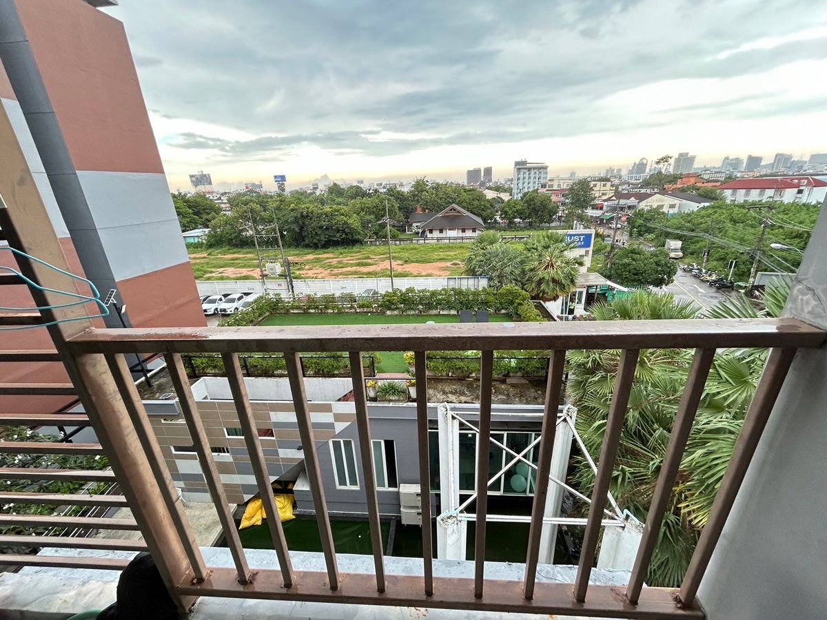 For SaleCondoPattaya, Bangsaen, Chonburi : For sale condo The Trust residence central pattaya 29.81 Sq.m sale with tenant (S03-2148) 