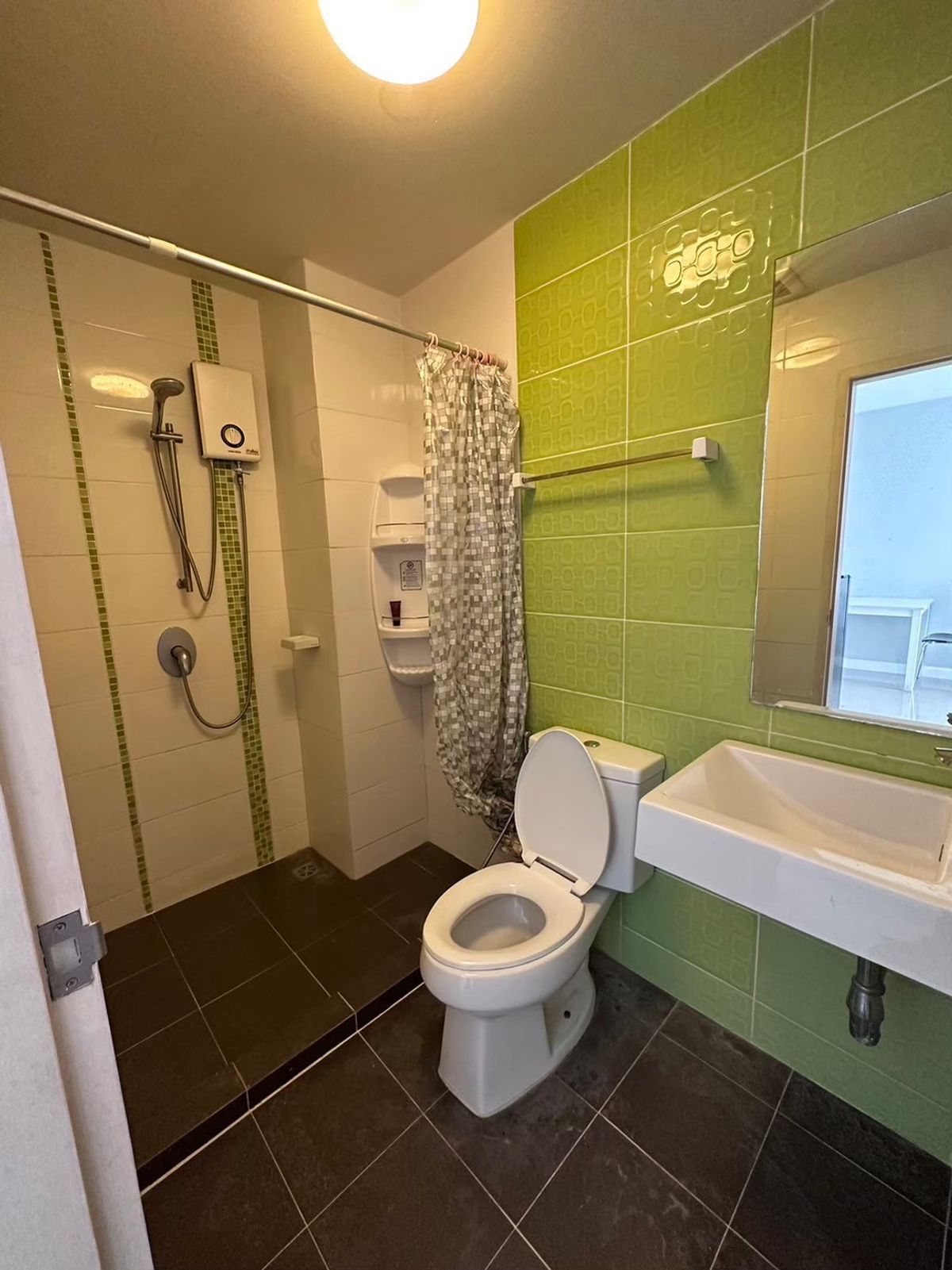 For SaleCondoPattaya, Bangsaen, Chonburi : For sale condo The Trust residence central pattaya 29.81 Sq.m sale with tenant (S03-2148) 