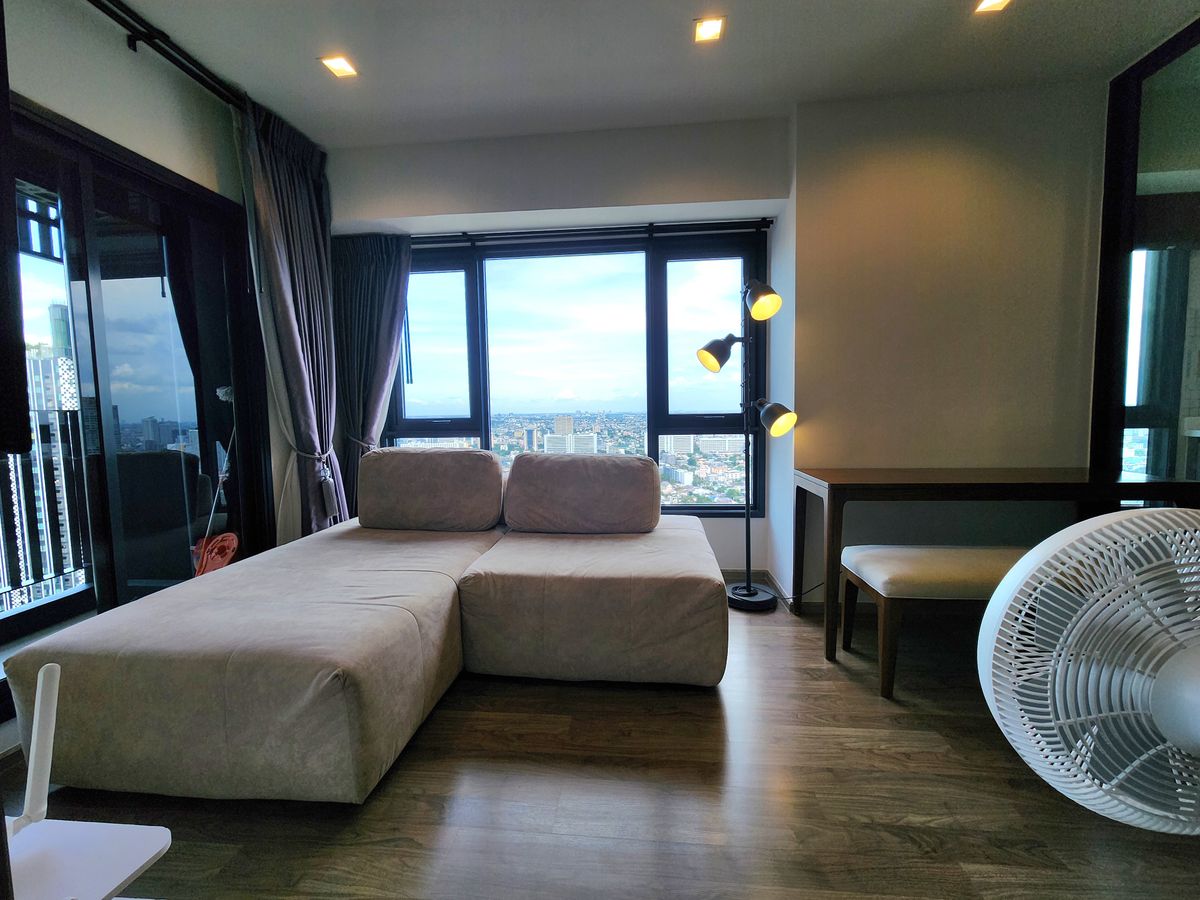 ให้เช่าคอนโดลาดพร้าว เซ็นทรัลลาดพร้าว : สถานะตามภาพปก วิวสวยเหมือนในซีรี่🔥 ให้เช่า! ห้องมุมหนึ่งเดียว ชั้น 40 Life Ladprao Valley ติด BTS ห้าแยกลาดพร้าว 🔥แปลนห้องแบบพิเศษ