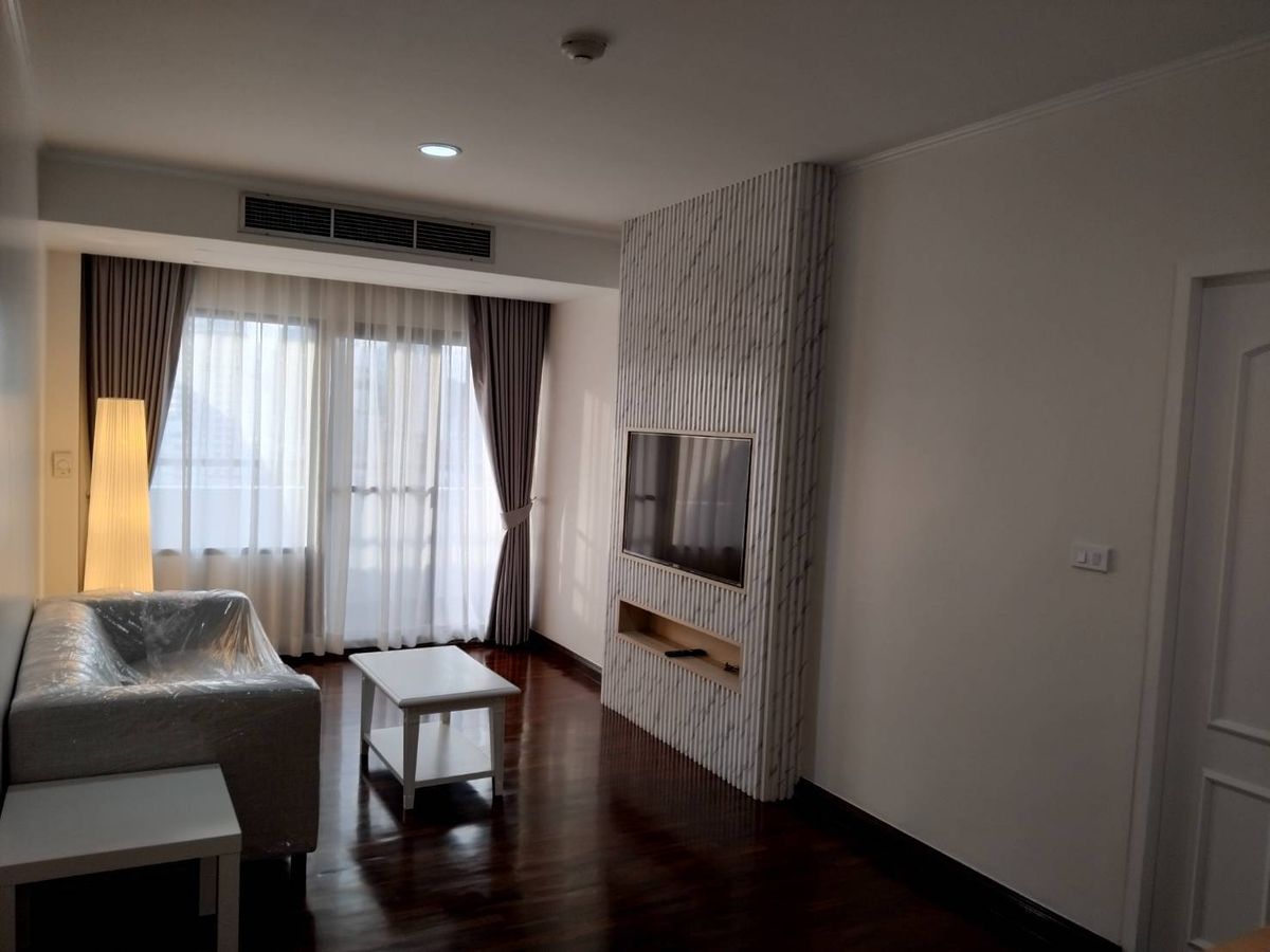 ให้เช่าคอนโดสุขุมวิท อโศก ทองหล่อ : ให้เช่าคอนโด ซิตี้ รีสอร์ท สุขุมวิท 49 ขนาด 61 ตร.ม. เฟอร์นิเจอร์ครบ (S03-2135)