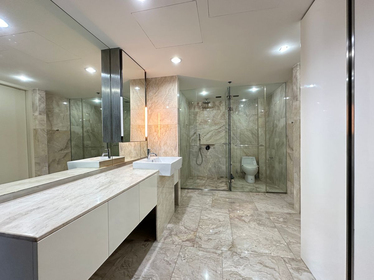 For SaleCondoSathorn, Narathiwat : Elegant Duplex Residence with River View & Private Lift at The Met Sathorn