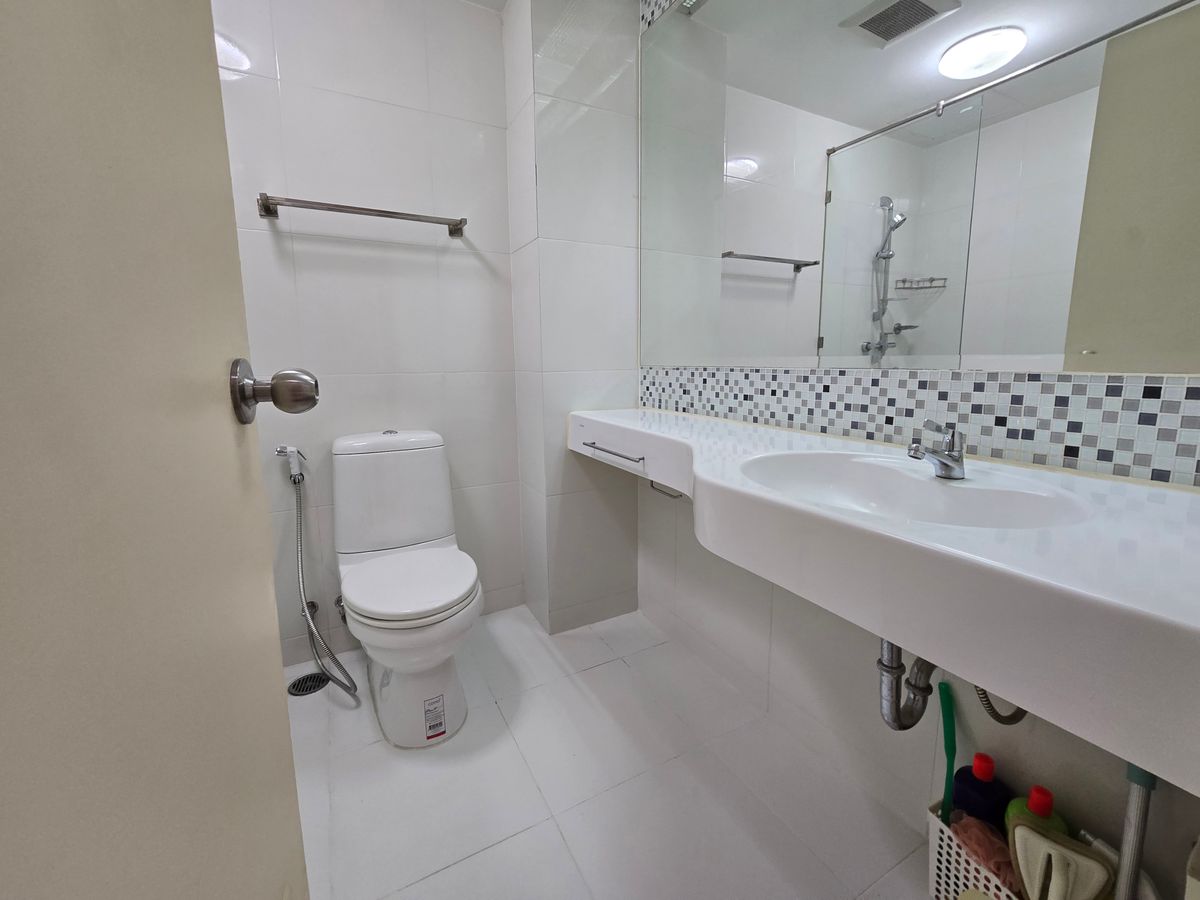 For SaleCondoKasetsart, Ratchayothin : Condo for sale, Centric Scene Ratchavipha, 6th floor, newly decorated, corner room, open view, ready to move in.