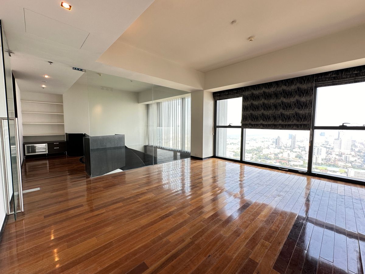For SaleCondoSathorn, Narathiwat : Elegant Duplex Residence with River View & Private Lift at The Met Sathorn